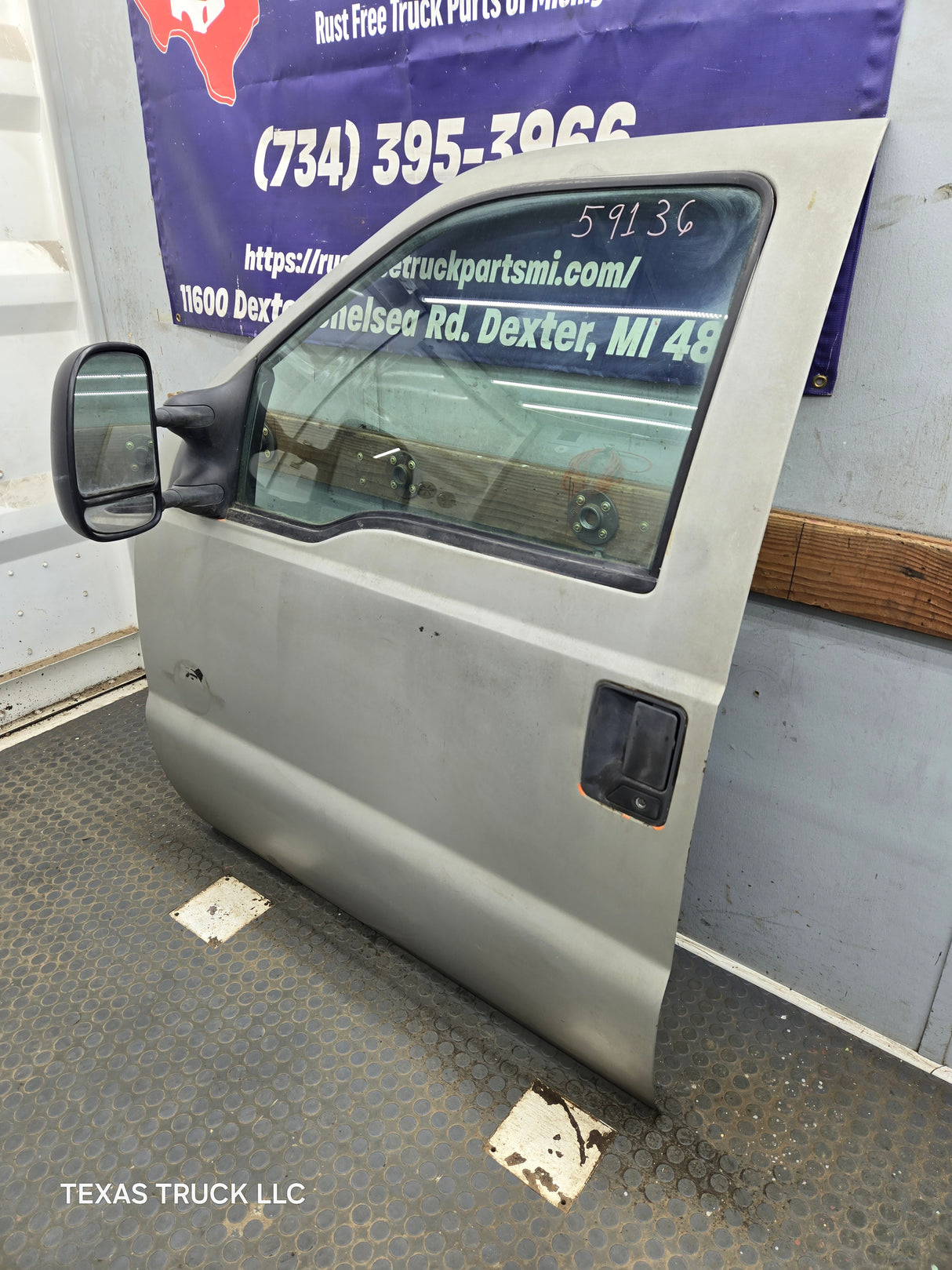 1999-2011 Ford Super Duty LH Driver Side Front Door F250 F350 F450 F550