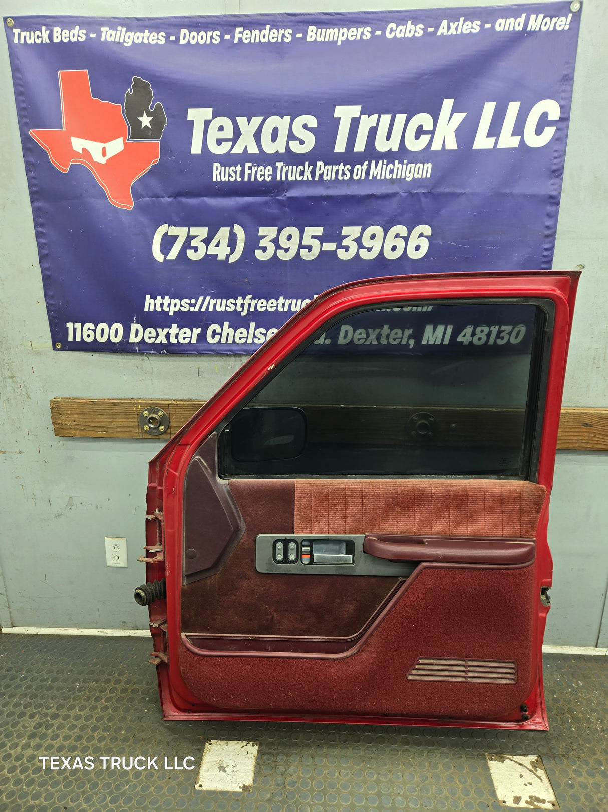 1988-2000 Chevrolet Silverado Suburban GMC Sierra RH Front Passenger Door