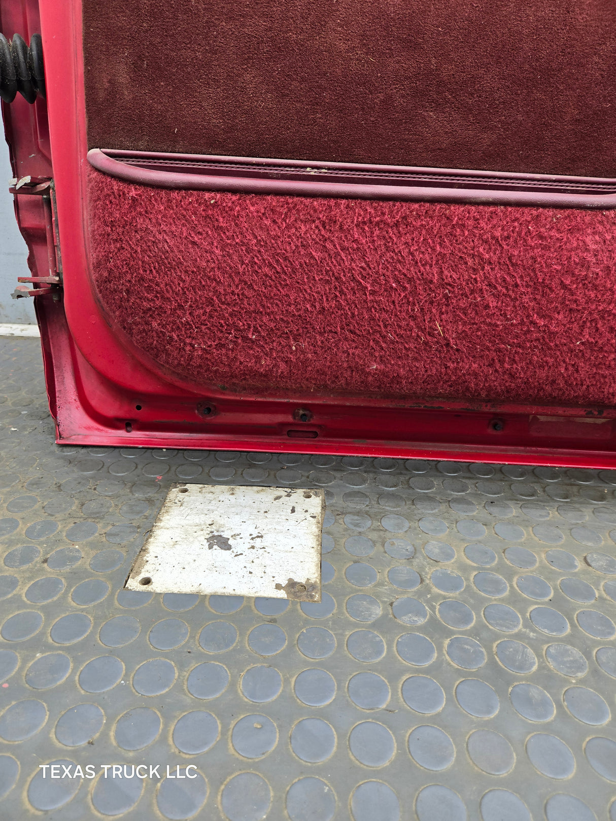 1988-2000 Chevrolet Silverado Suburban GMC Sierra RH Front Passenger Door