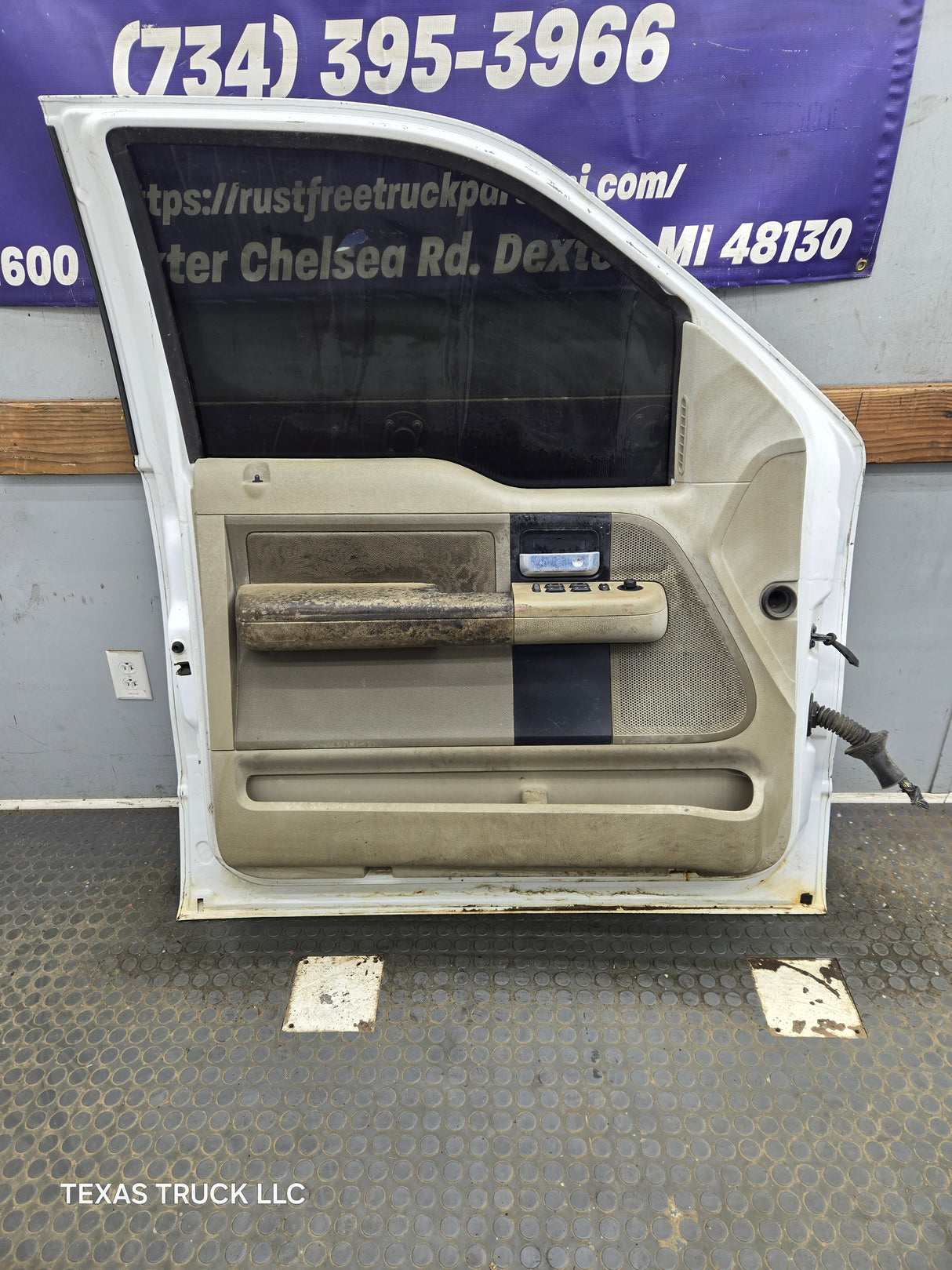 2004-2008 Ford F150 Driver Side Extended/Regular Cab Front Door LH