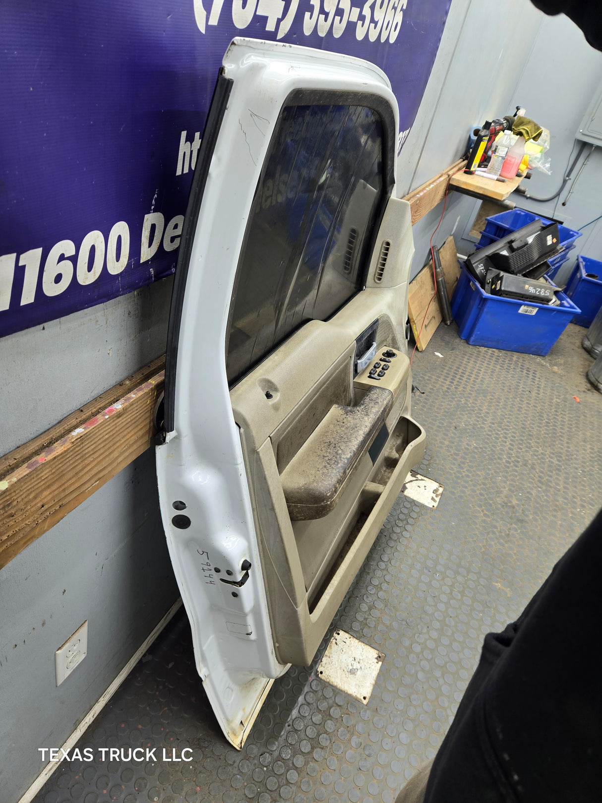 2004-2008 Ford F150 Driver Side Extended/Regular Cab Front Door LH