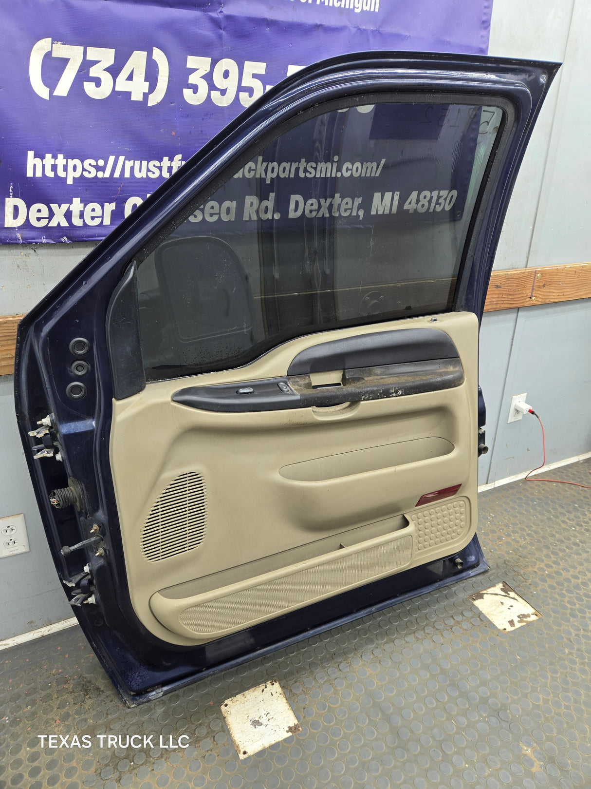 1999-2011 Ford Super Duty / Excursion Front Passenger RH Door F250 F350 F450 F550