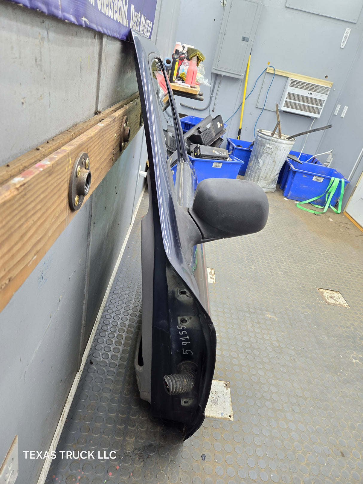 2003-2005 Ford Ranger Driver Side Front Left Hand Door