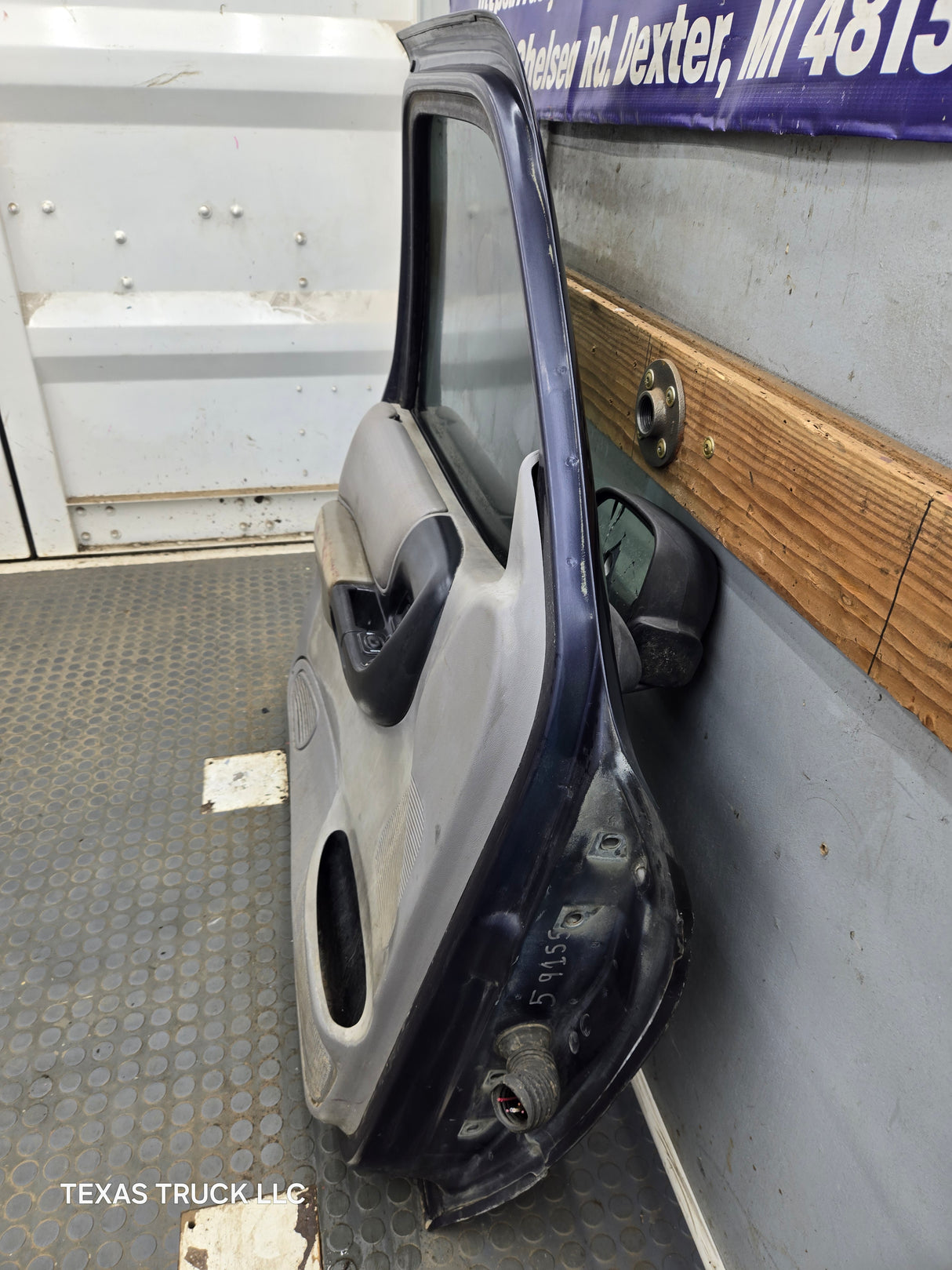 2003-2005 Ford Ranger Driver Side Front Left Hand Door