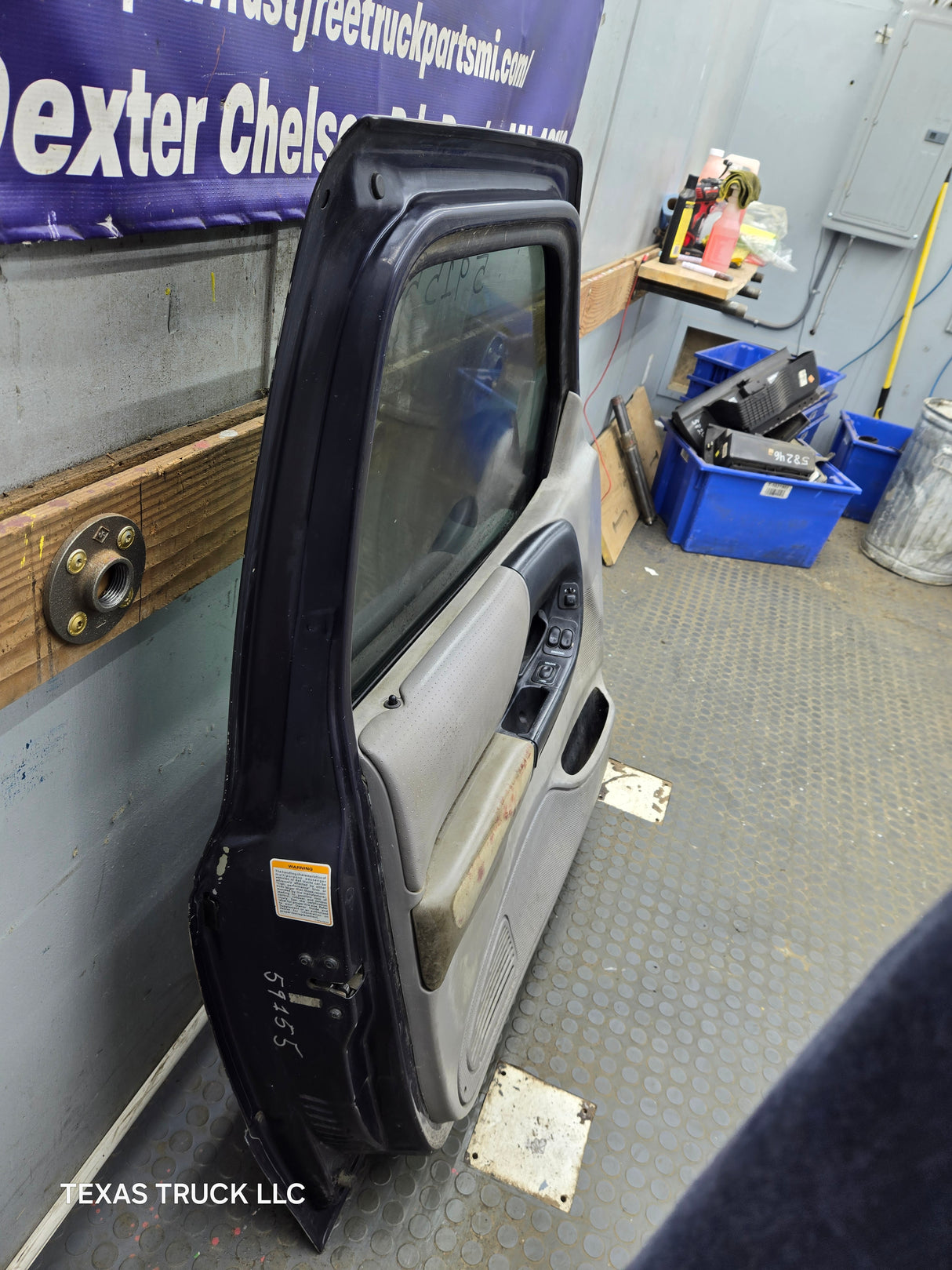 2003-2005 Ford Ranger Driver Side Front Left Hand Door