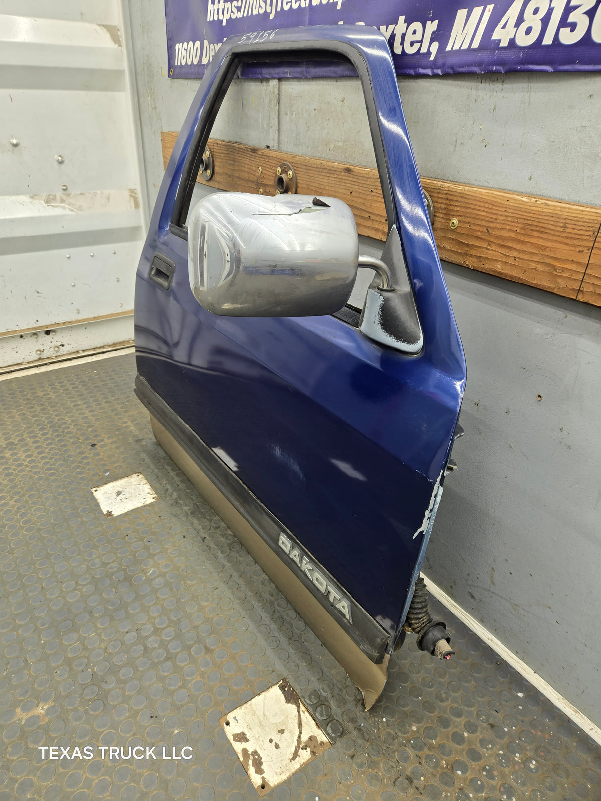 1992-1996 Dodge Dakota RH Passenger Side Front Door