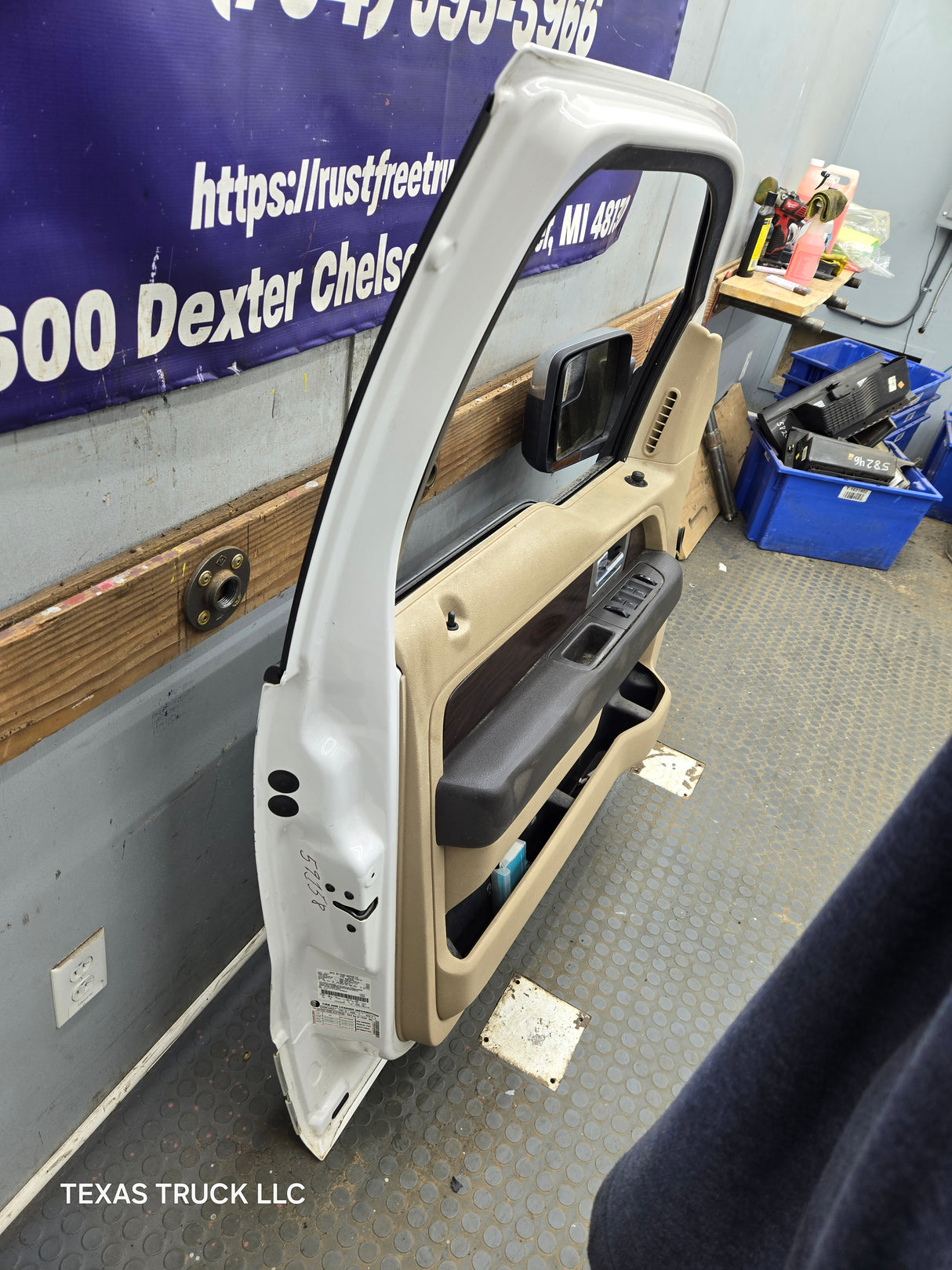 2009-2014 Ford F150 LH Driver Side Front Door