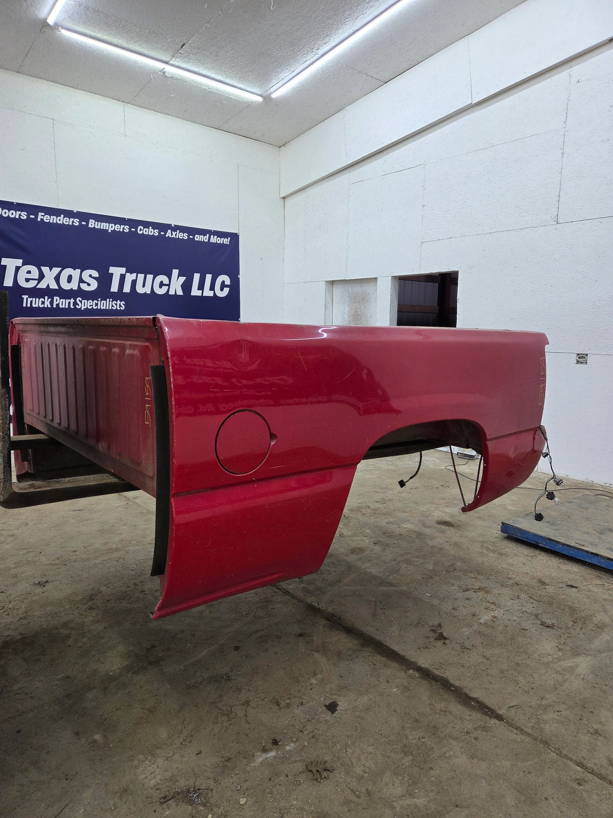 1999-2007 Chevrolet Silverado / GMC Sierra 1500 2500HD 3500HD 6' 6" Short Truck Bed