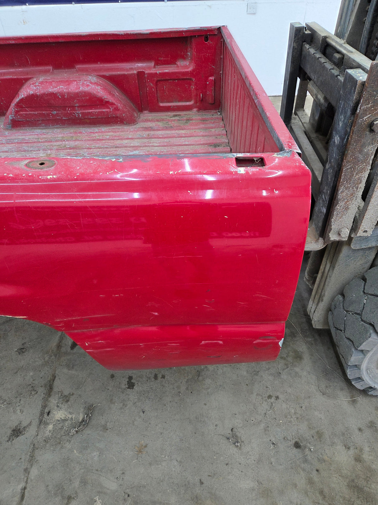 1999-2007 Chevrolet Silverado / GMC Sierra 1500 2500HD 3500HD 6' 6" Short Truck Bed