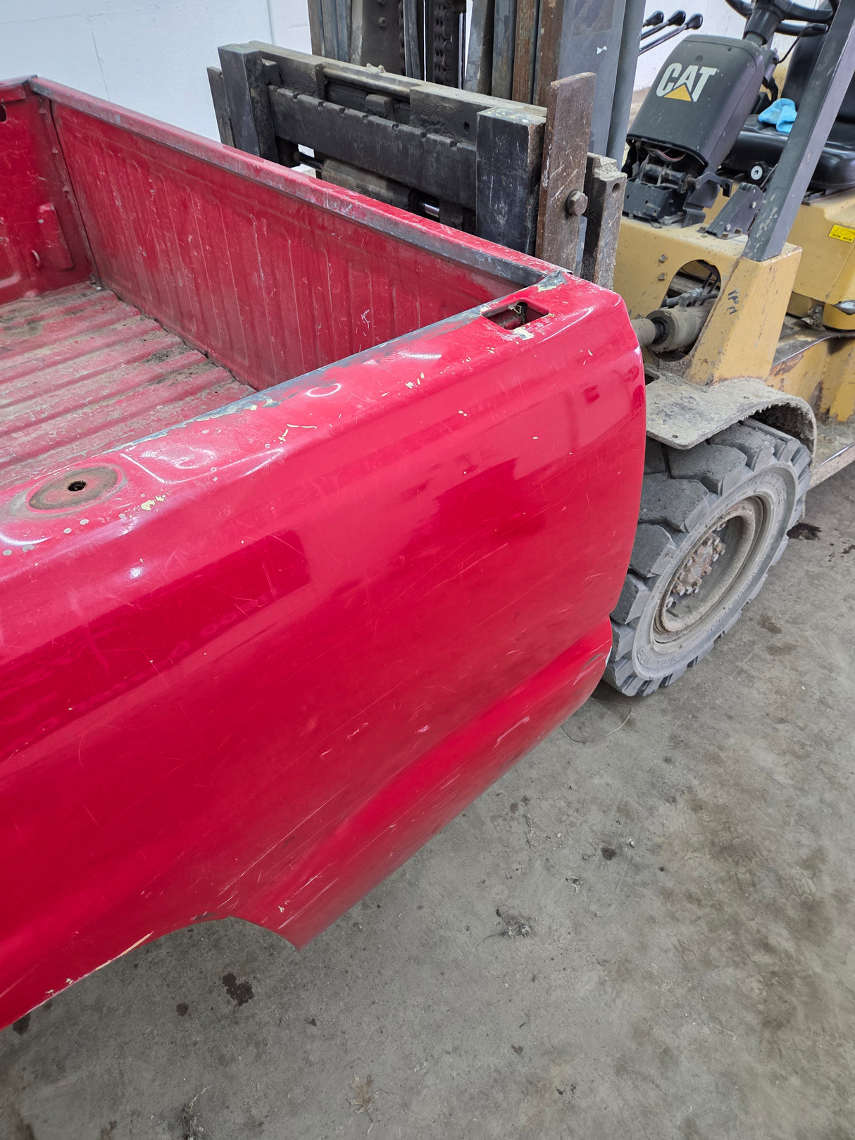 1999-2007 Chevrolet Silverado / GMC Sierra 1500 2500HD 3500HD 6' 6" Short Truck Bed