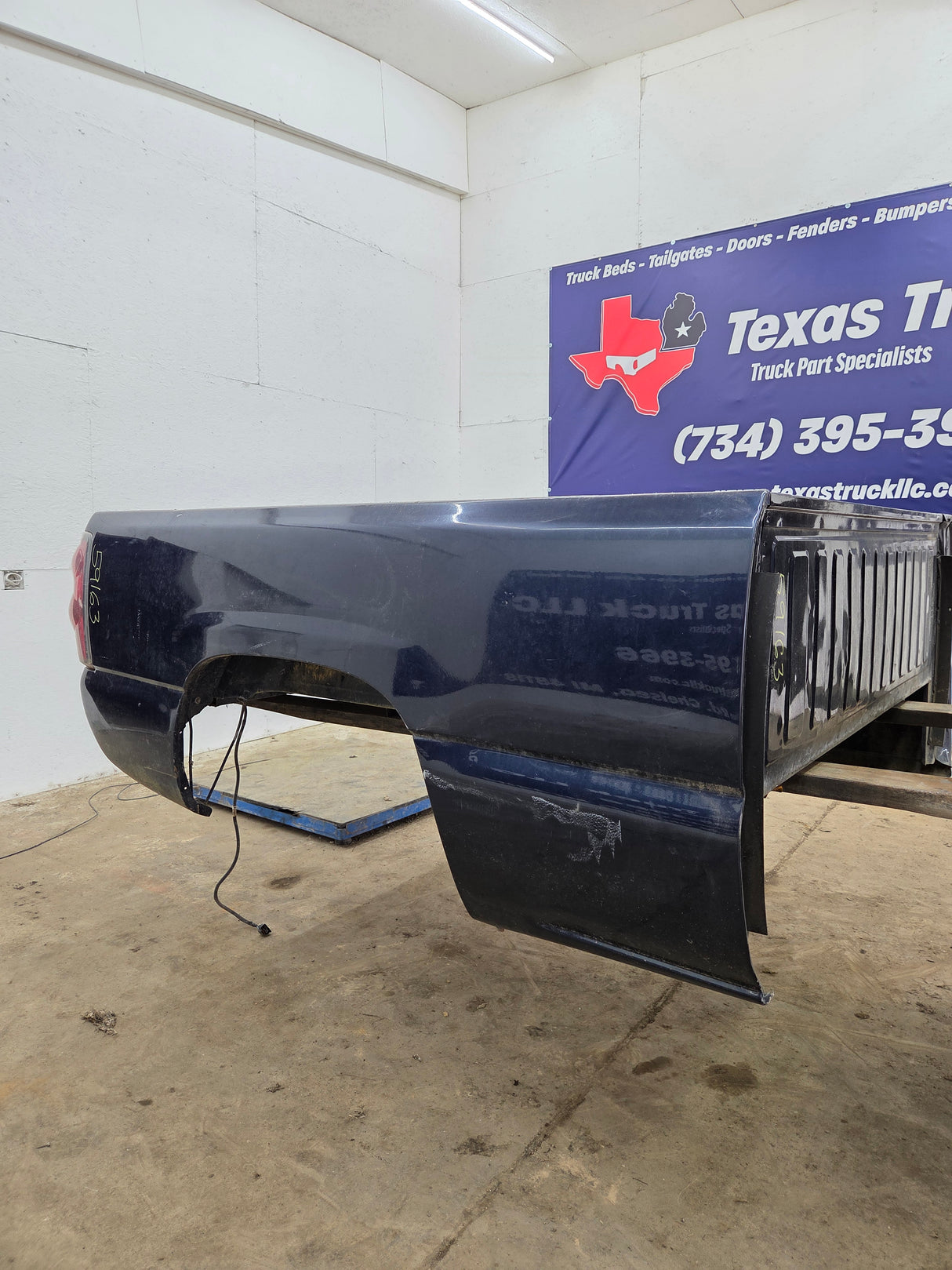 1999-2007 Chevrolet Silverado / GMC Sierra 1500 2500HD 3500HD 6' 6" Short Truck Bed