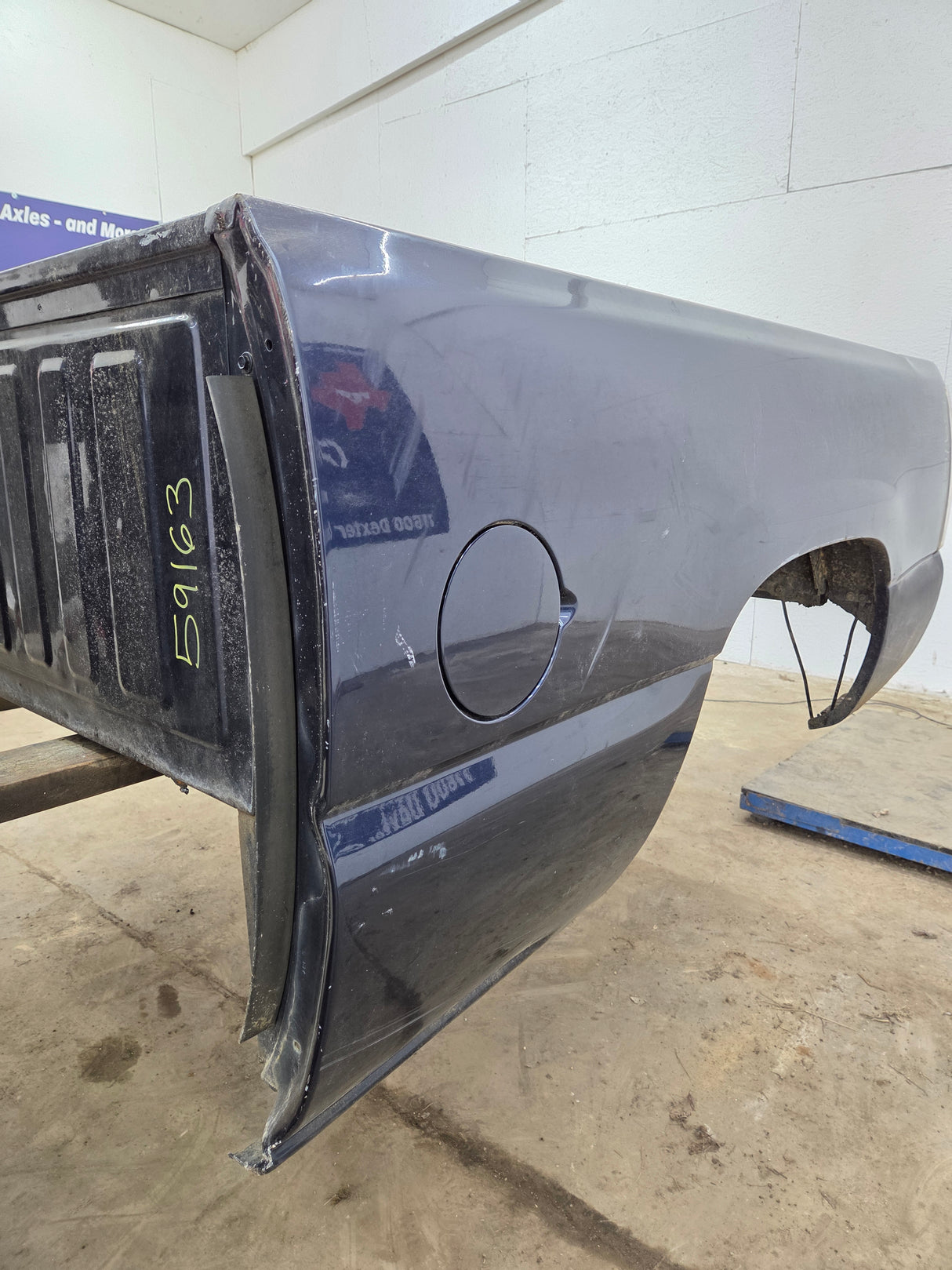 1999-2007 Chevrolet Silverado / GMC Sierra 1500 2500HD 3500HD 6' 6" Short Truck Bed