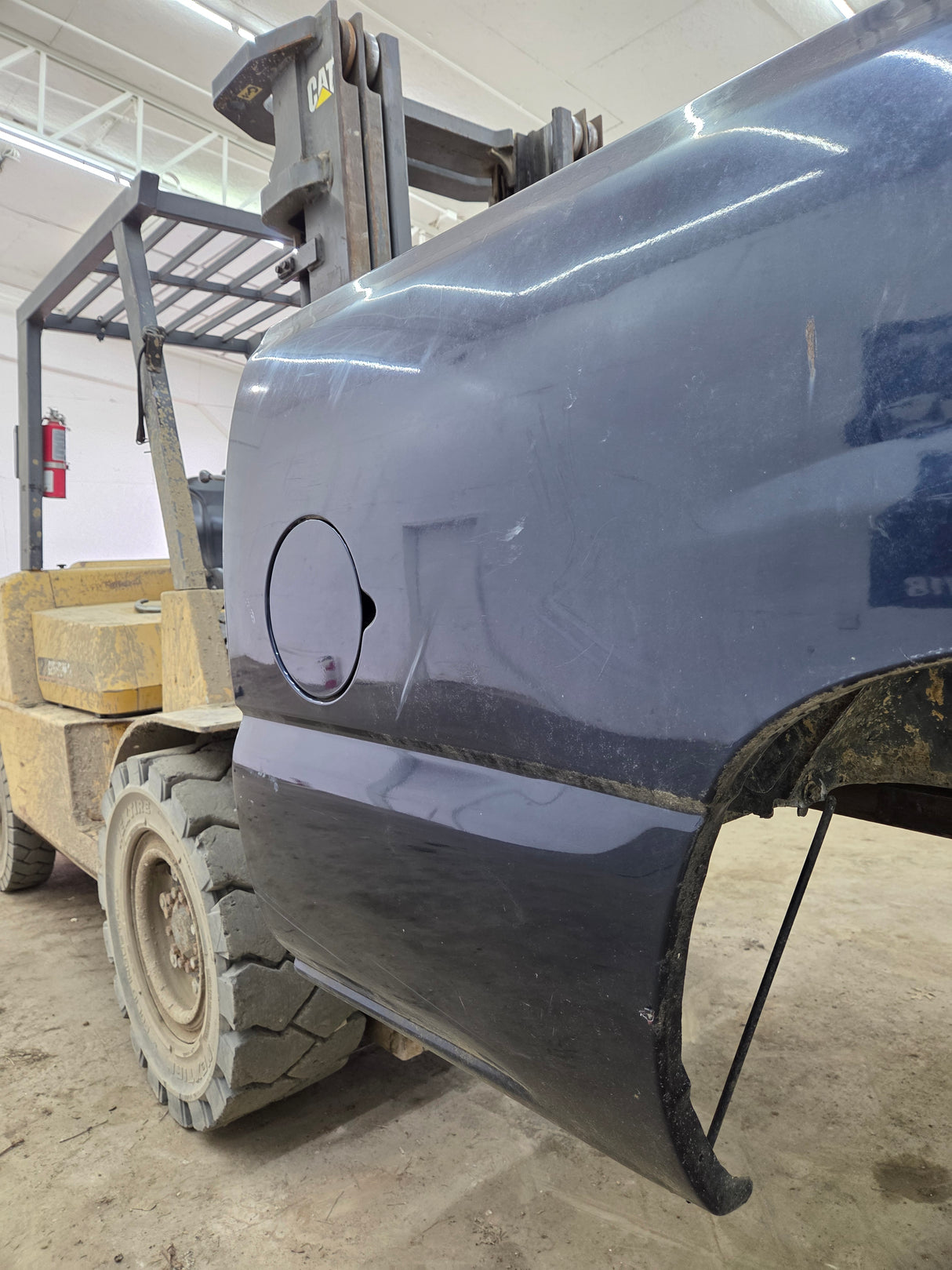 1999-2007 Chevrolet Silverado / GMC Sierra 1500 2500HD 3500HD 6' 6" Short Truck Bed