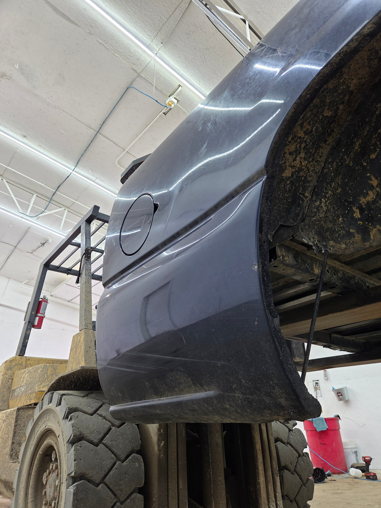 1999-2007 Chevrolet Silverado / GMC Sierra 1500 2500HD 3500HD 6' 6" Short Truck Bed