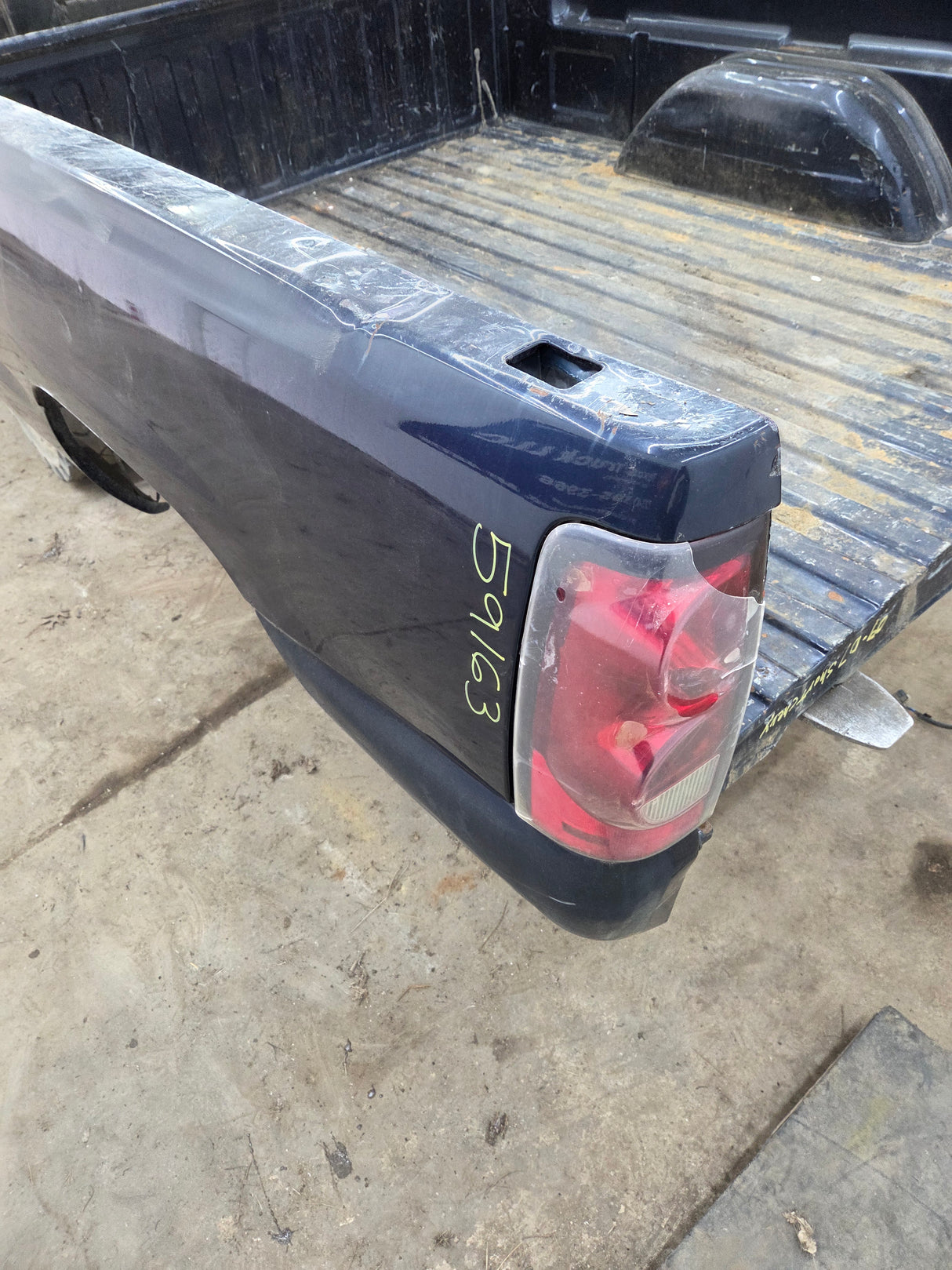 1999-2007 Chevrolet Silverado / GMC Sierra 1500 2500HD 3500HD 6' 6" Short Truck Bed