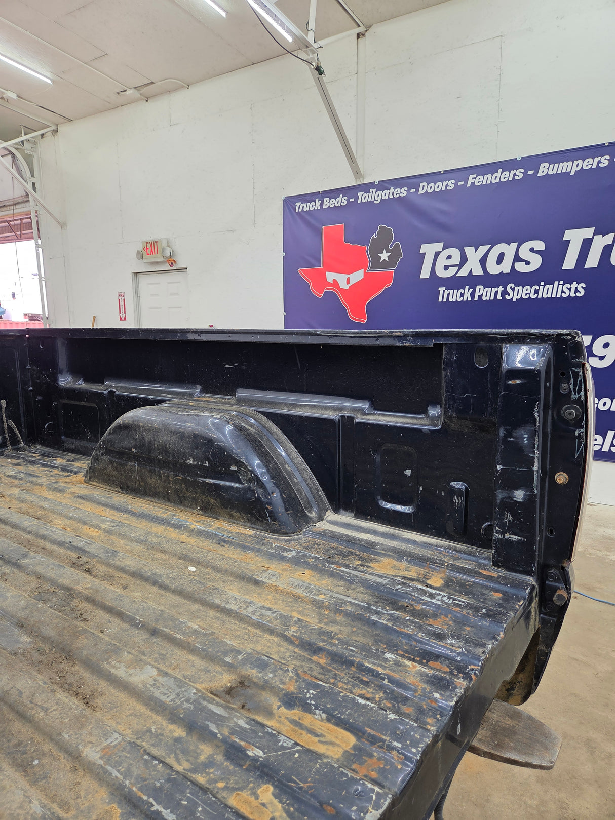 1999-2007 Chevrolet Silverado / GMC Sierra 1500 2500HD 3500HD 6' 6" Short Truck Bed