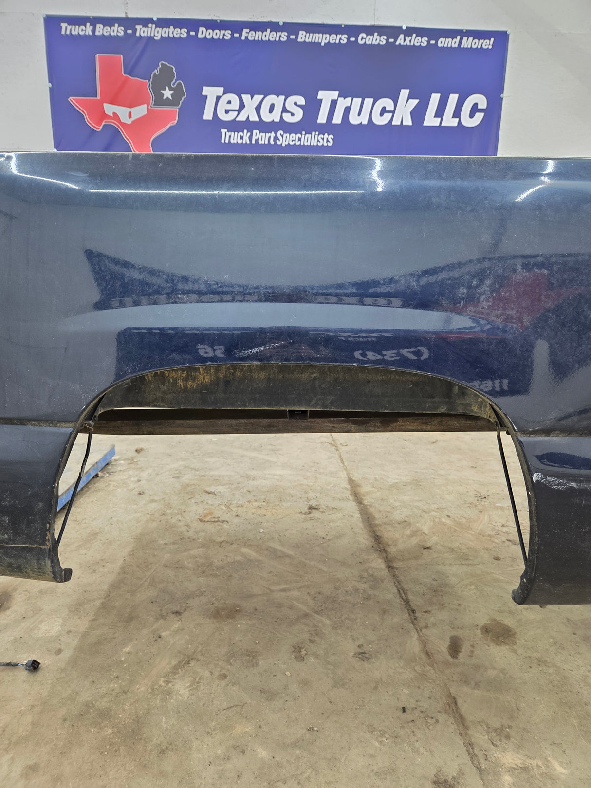 1999-2007 Chevrolet Silverado / GMC Sierra 1500 2500HD 3500HD 6' 6" Short Truck Bed
