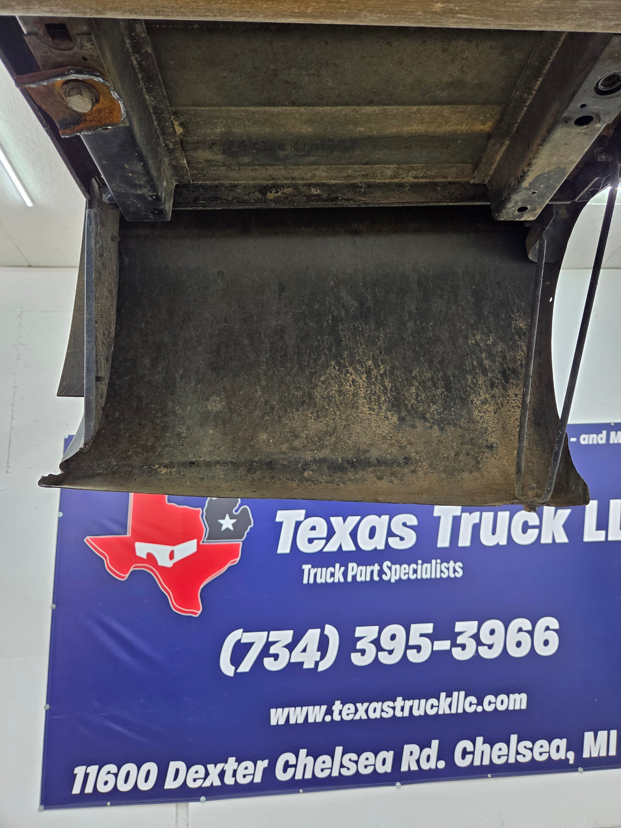 1999-2007 Chevrolet Silverado / GMC Sierra 1500 2500HD 3500HD 6' 6" Short Truck Bed