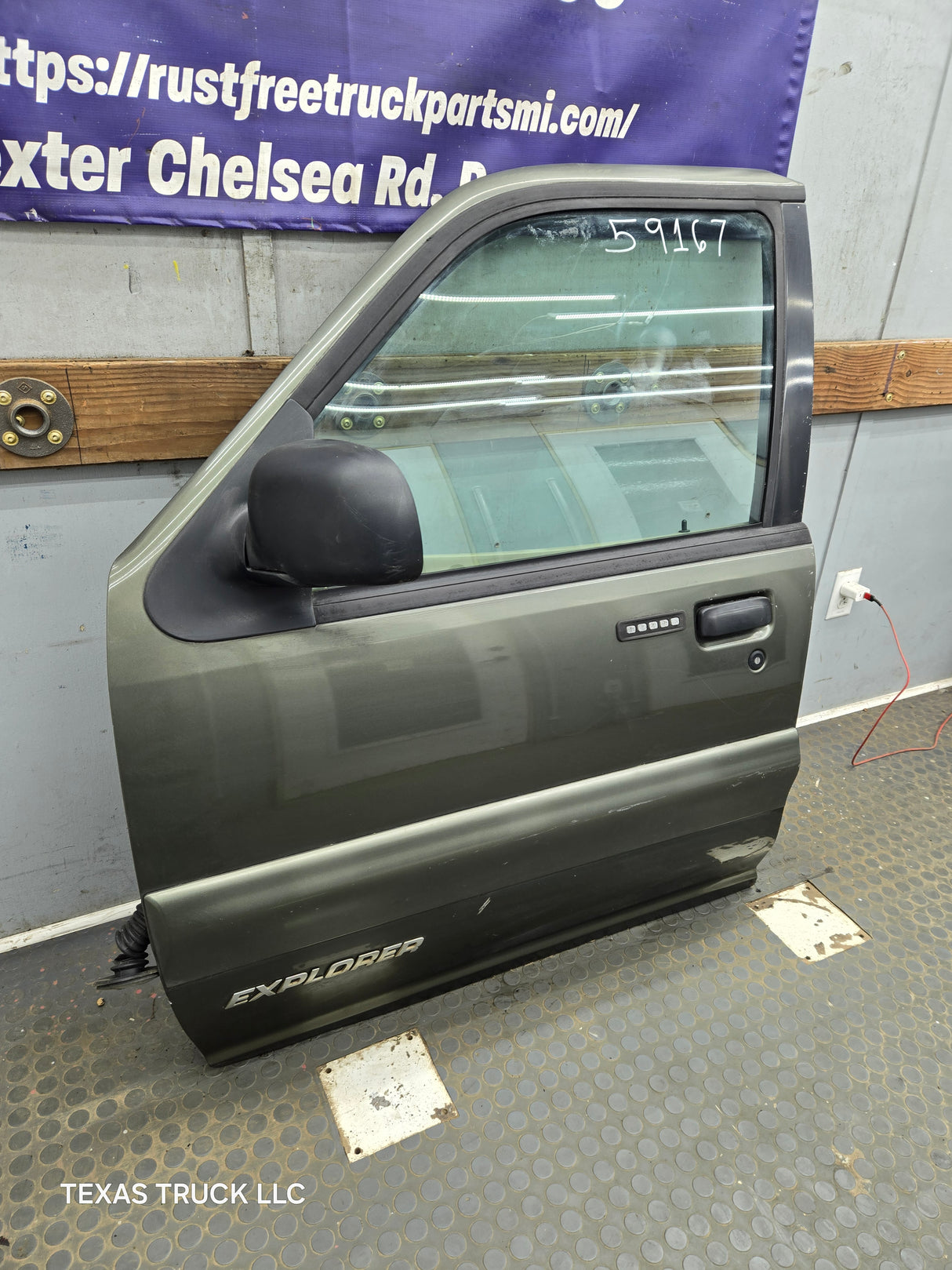 2001-2005 Ford Explorer Sport Trac LH Front Door