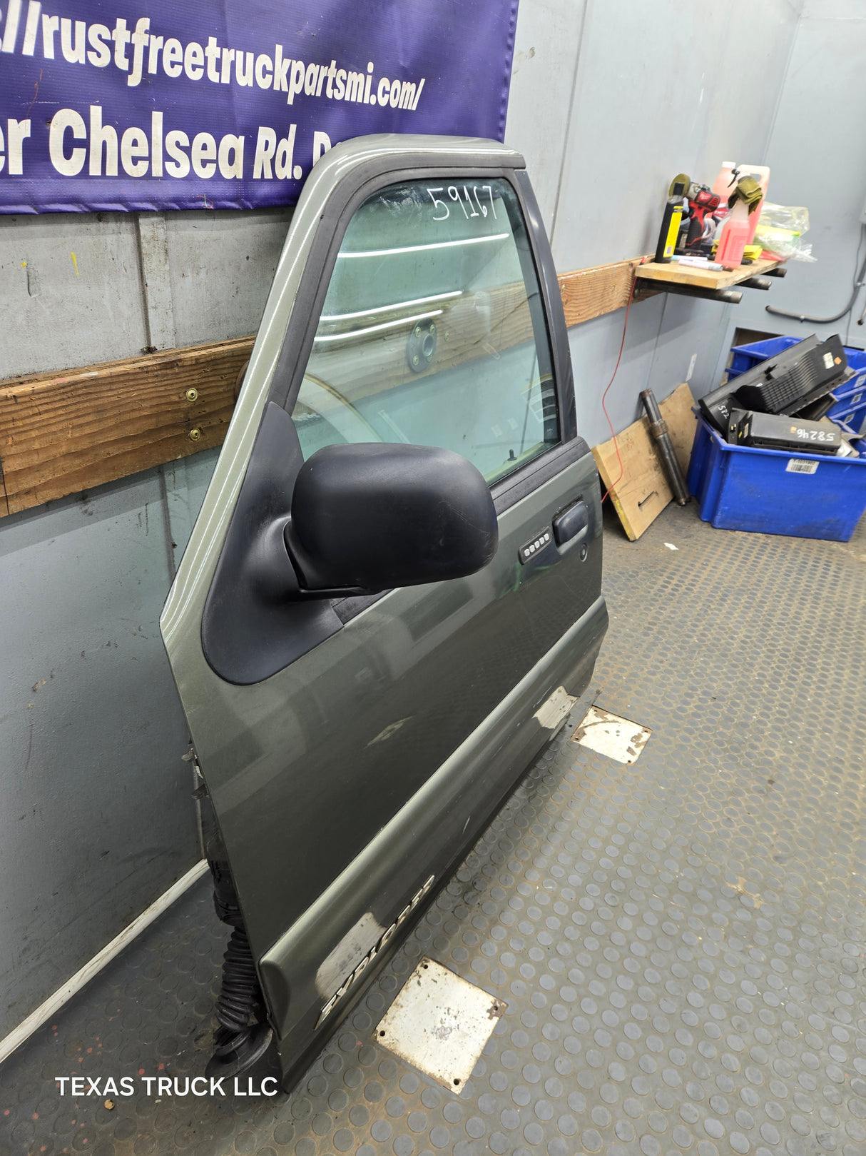 2001-2005 Ford Explorer Sport Trac LH Front Door