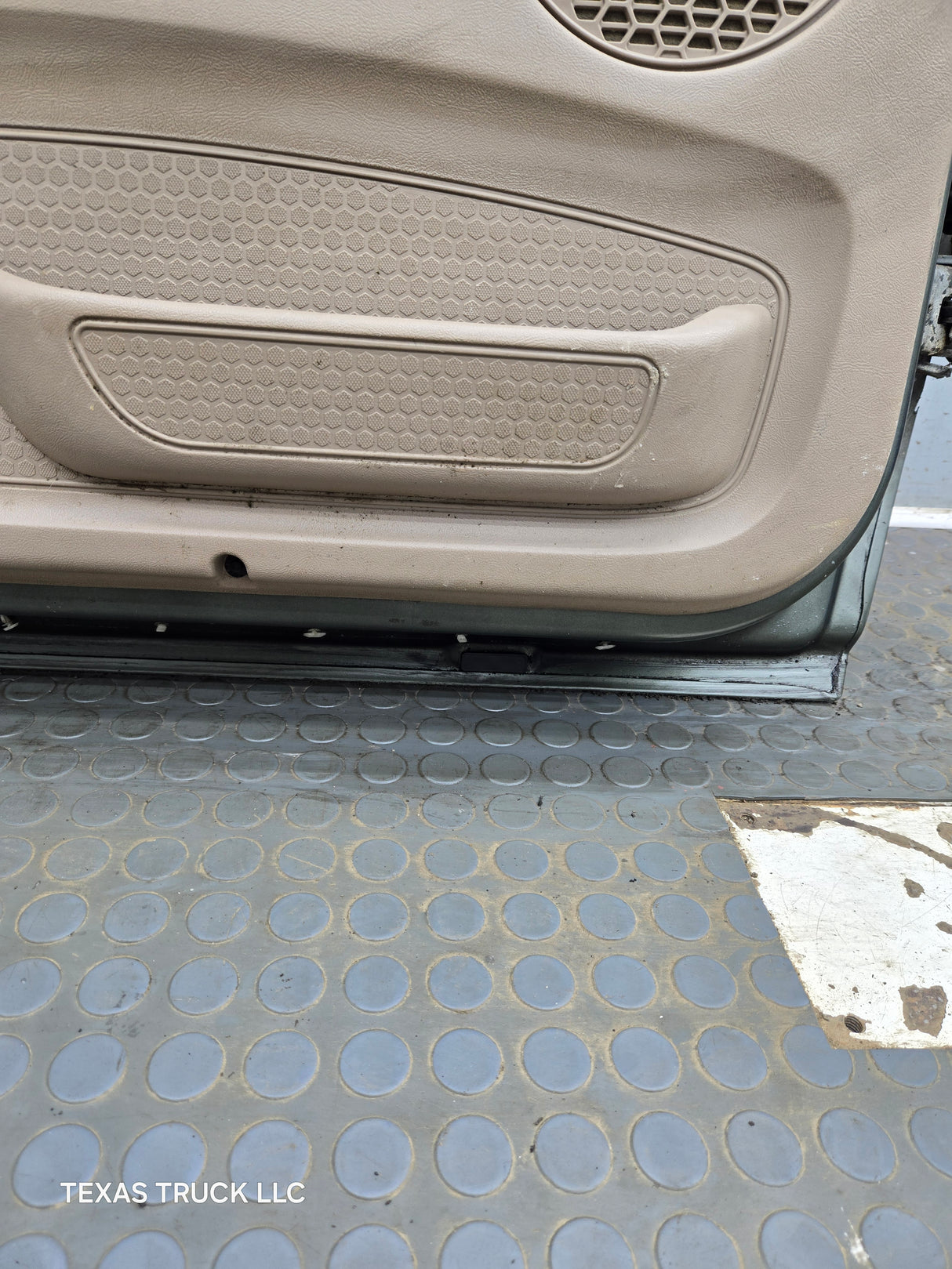 2001-2005 Ford Explorer Sport Trac LH Front Door