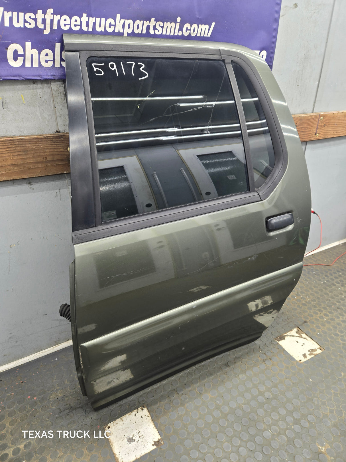 2001-2005 Ford Explorer Sport Trac LH Rear Door