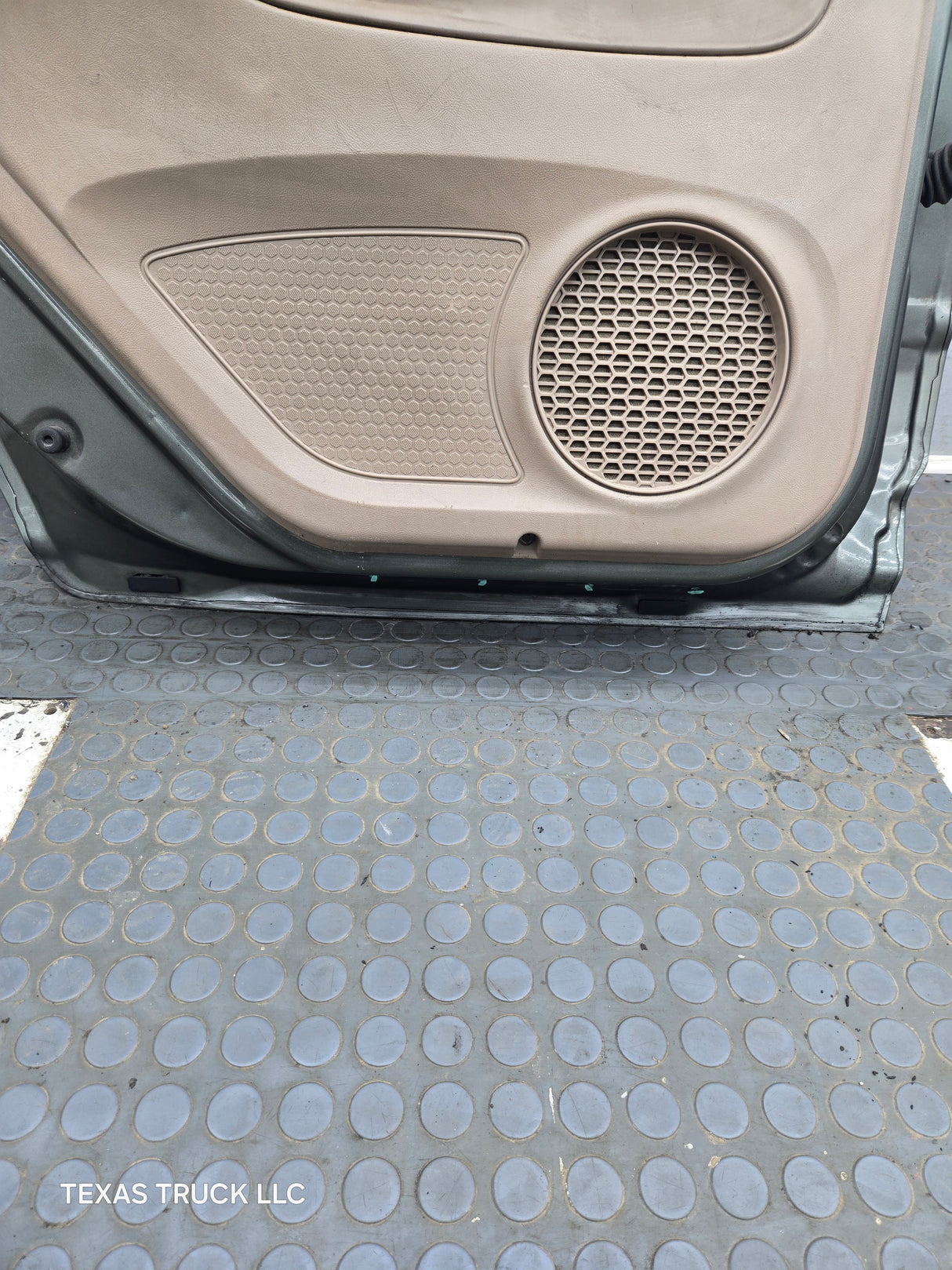 2001-2005 Ford Explorer Sport Trac LH Rear Door