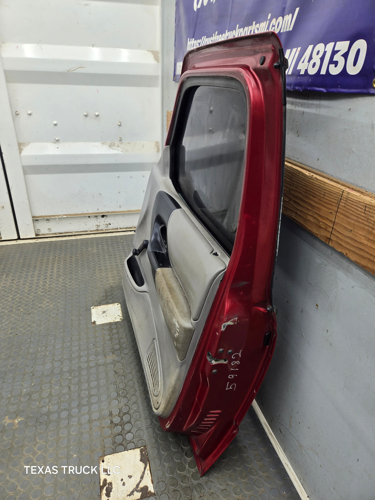 2003-2005 Ford Ranger Passenger Side Front Right Hand Door