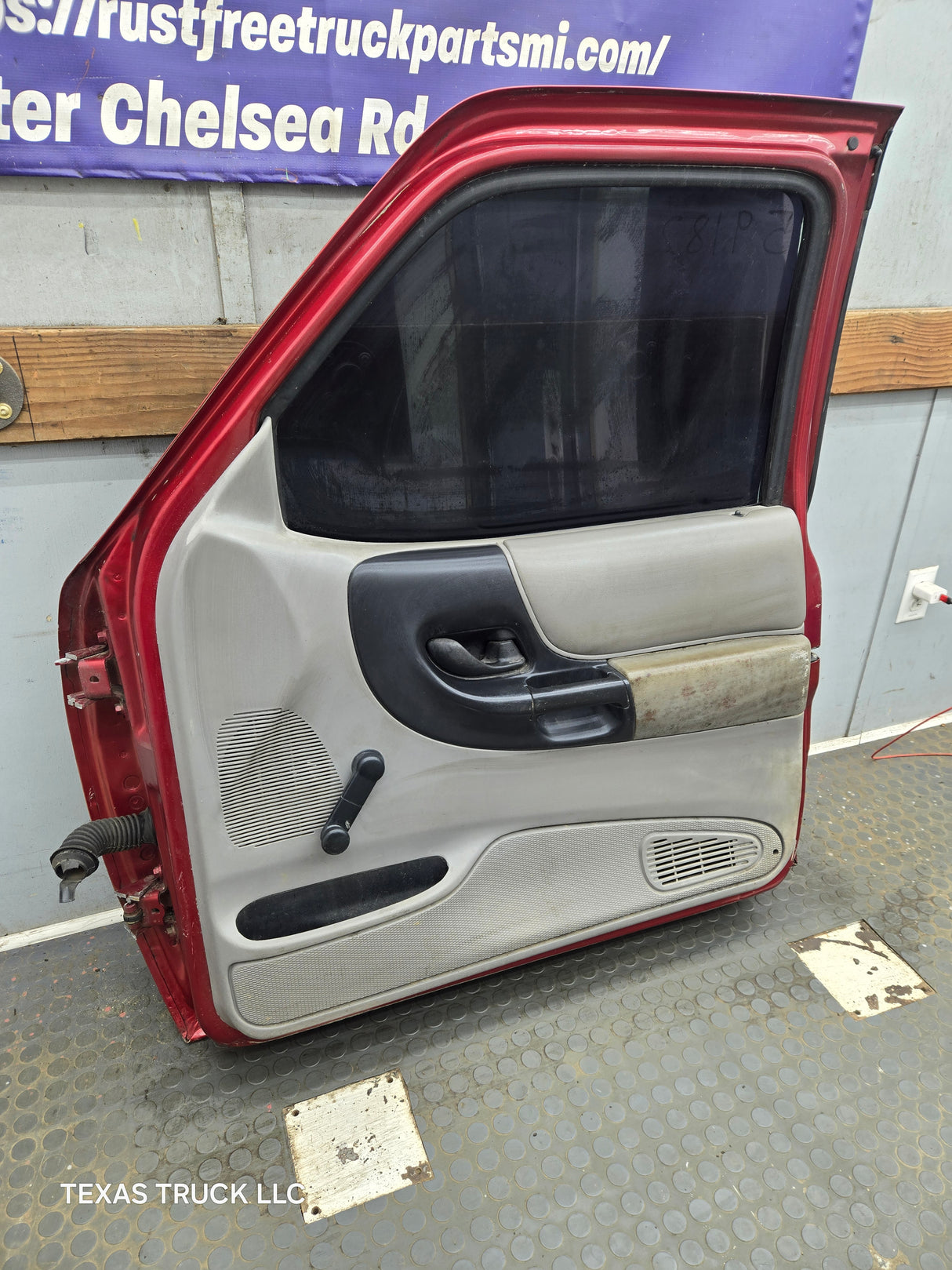 2003-2005 Ford Ranger Passenger Side Front Right Hand Door