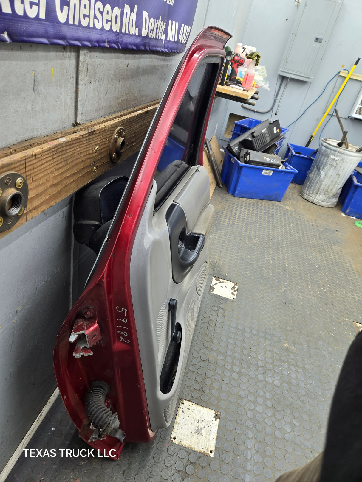 2003-2005 Ford Ranger Passenger Side Front Right Hand Door