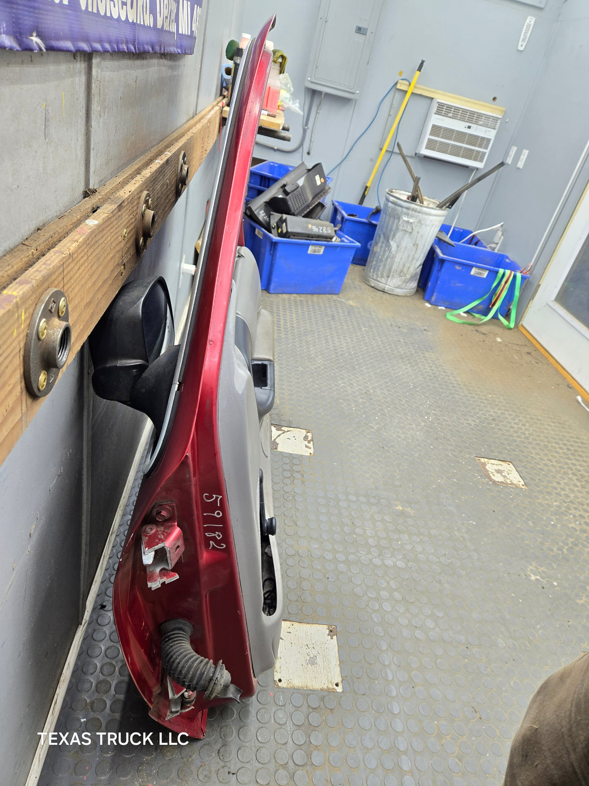 2003-2005 Ford Ranger Passenger Side Front Right Hand Door