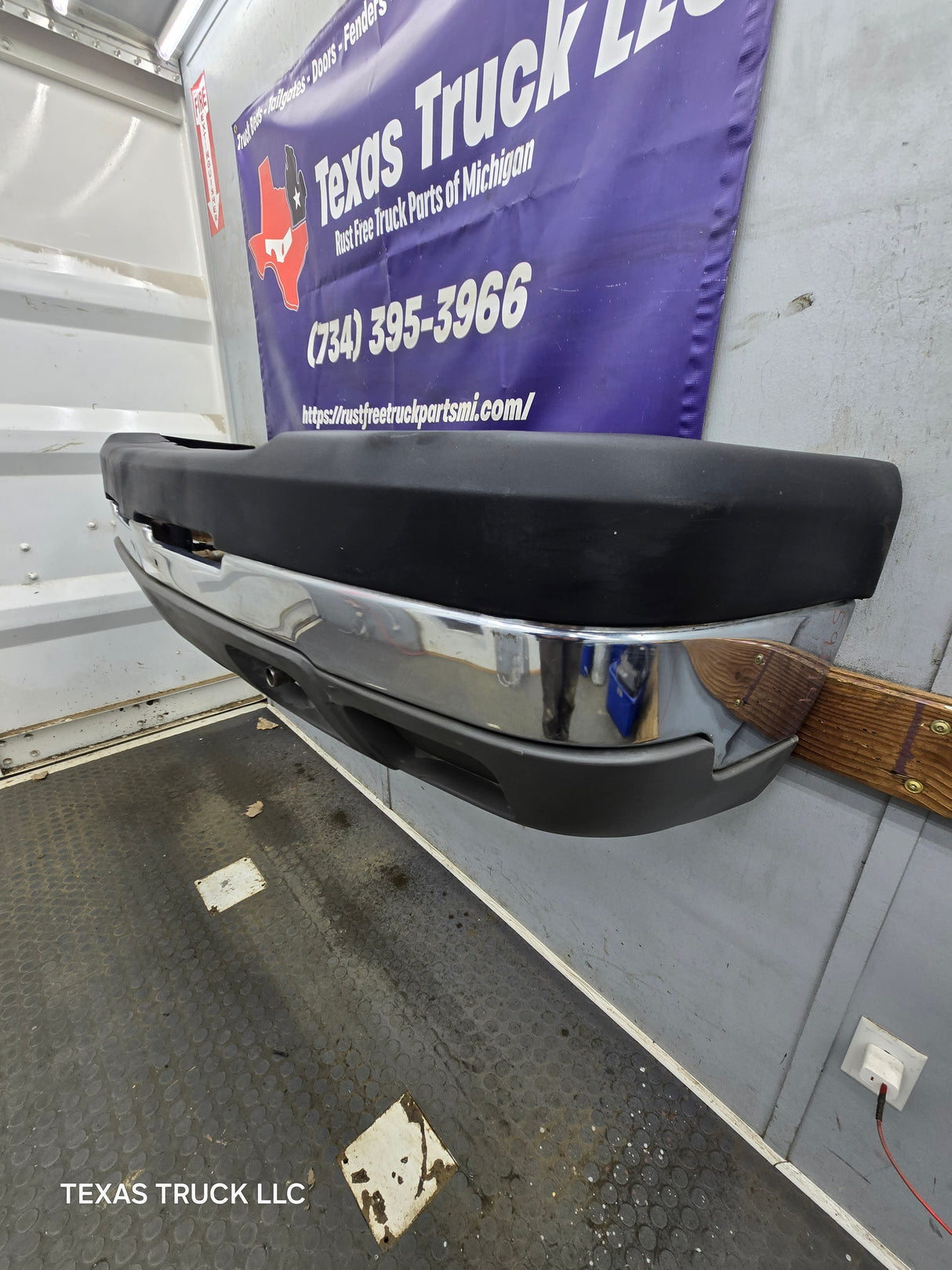 2003-2007 Chevrolet Silverado 2500HD 3500HD 'Cateye' Front Bumper