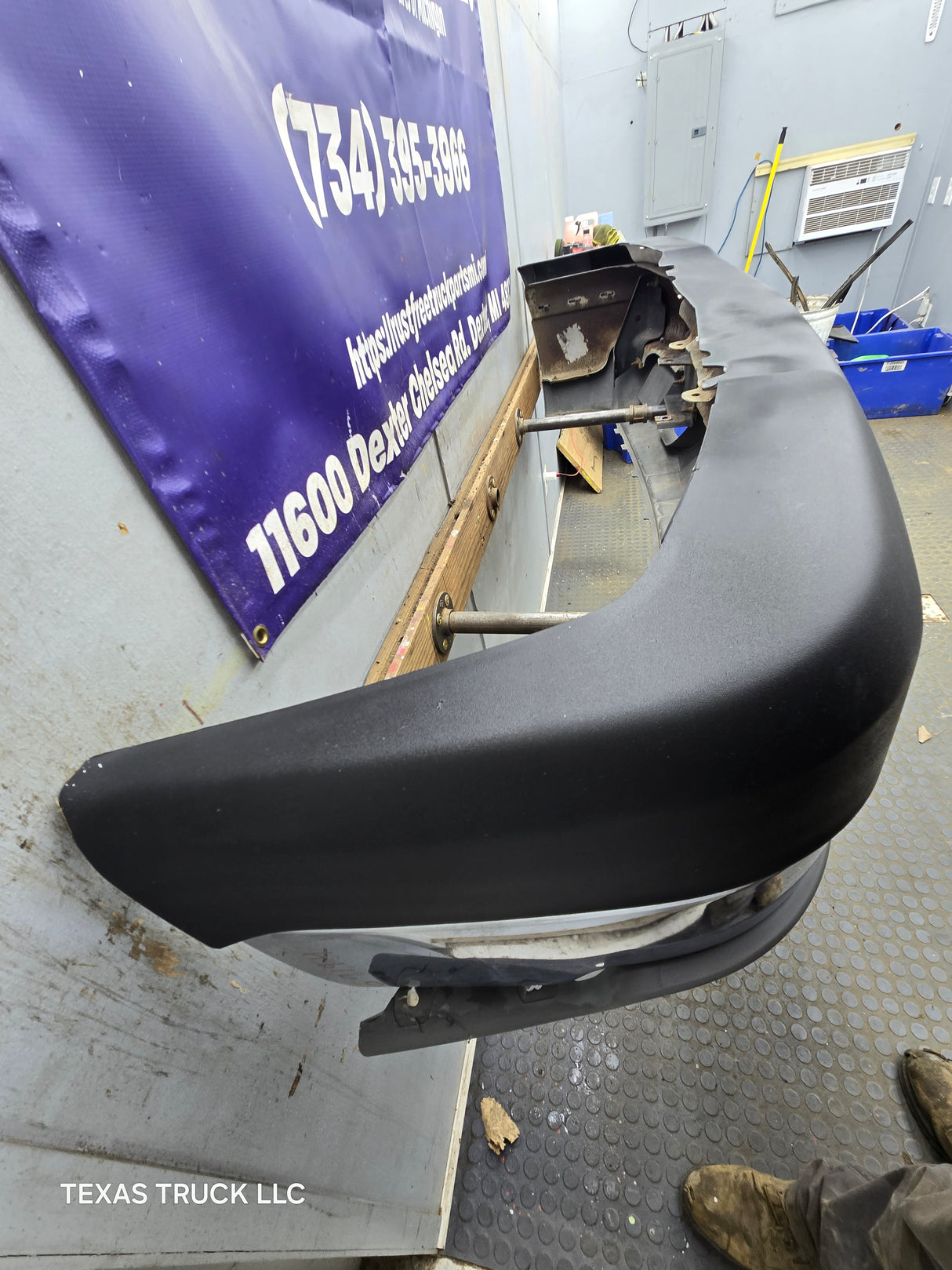 2003-2007 Chevrolet Silverado 2500HD 3500HD 'Cateye' Front Bumper