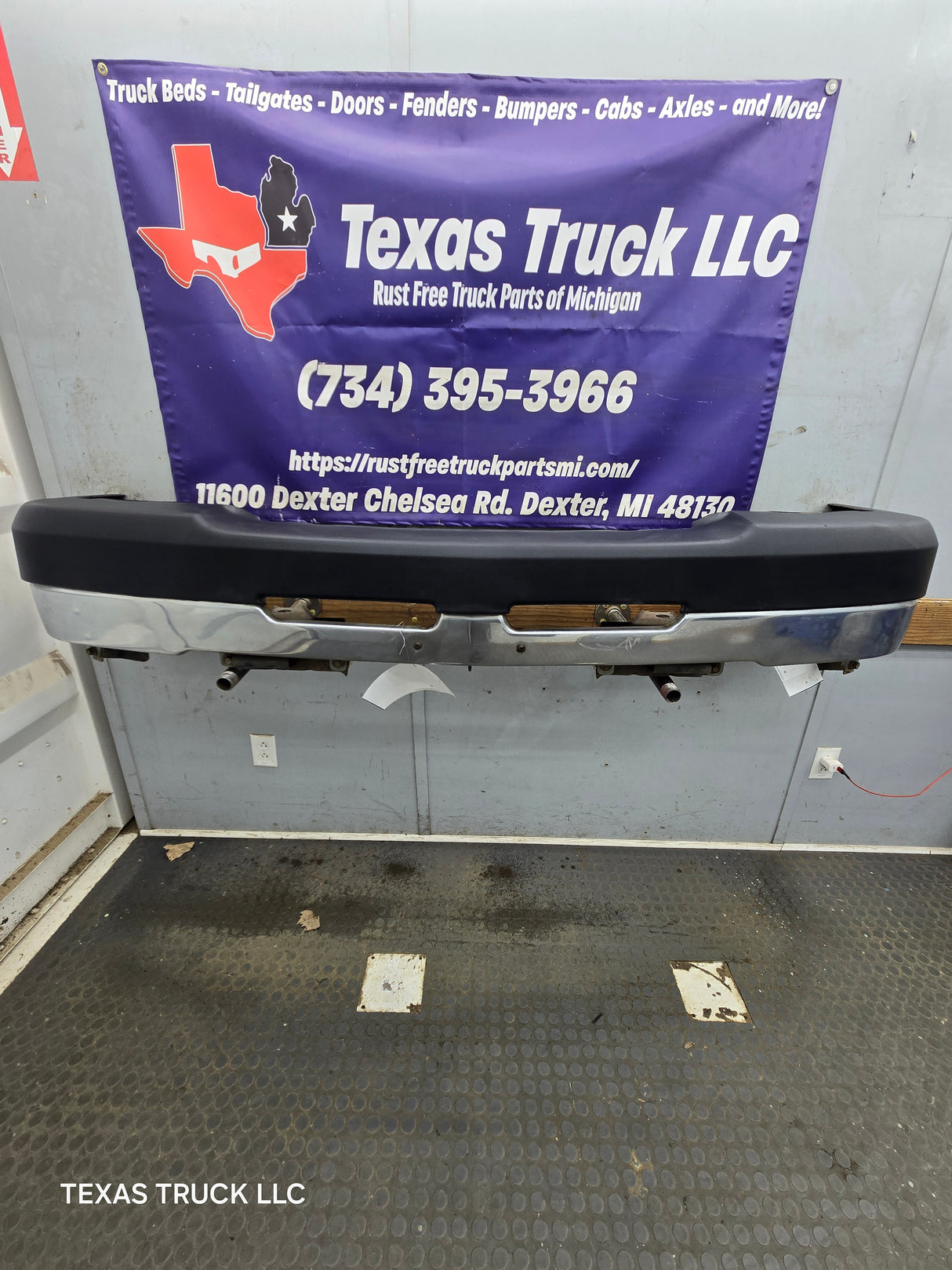 2003-2007 Chevrolet Silverado 2500HD 3500HD 'Cateye' Front Bumper