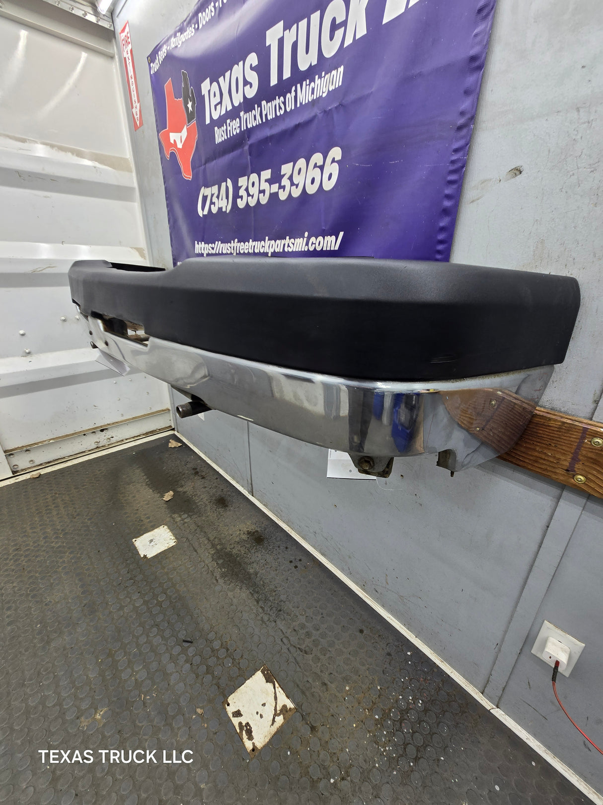 2003-2007 Chevrolet Silverado 2500HD 3500HD 'Cateye' Front Bumper