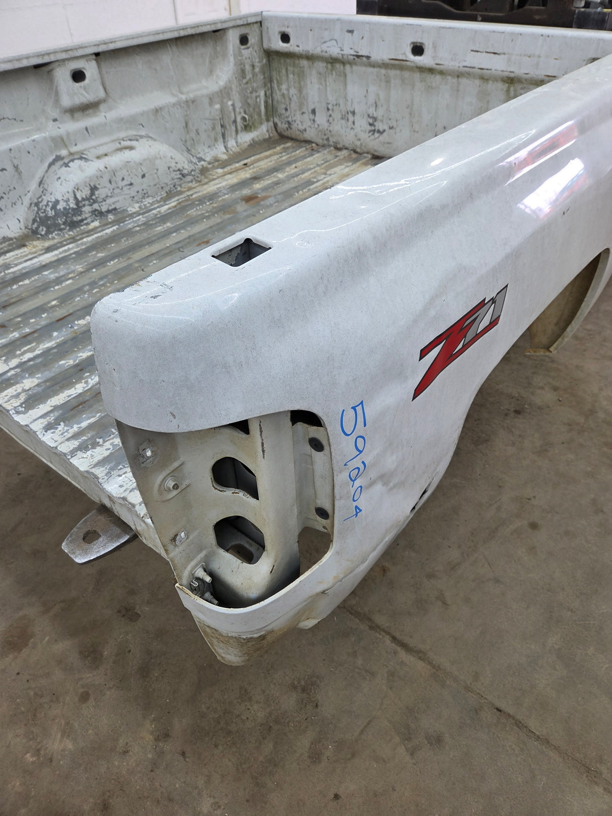 2007-2013 Chevrolet Silverado 1500 2500 3500 HD 6' 6" Short Truck