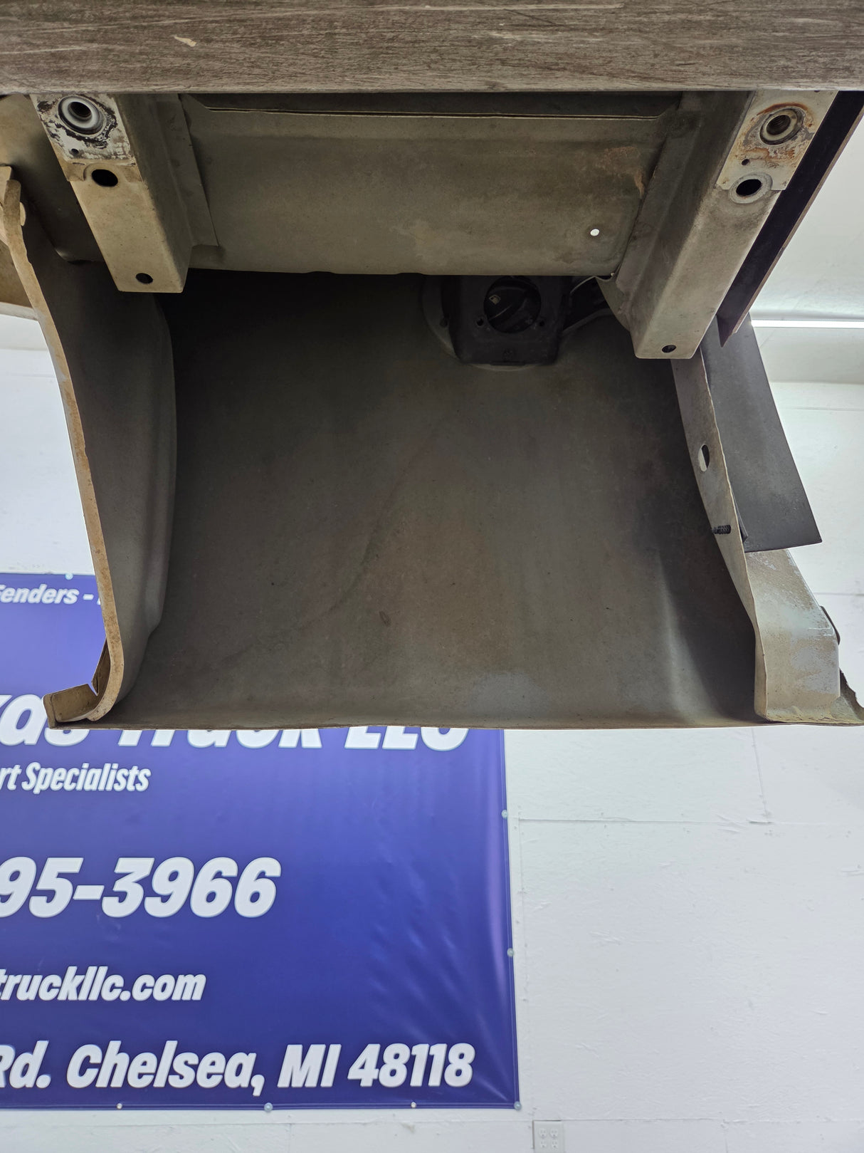 2007-2013 Chevrolet Silverado 1500 2500 3500 HD 6' 6" Short Truck