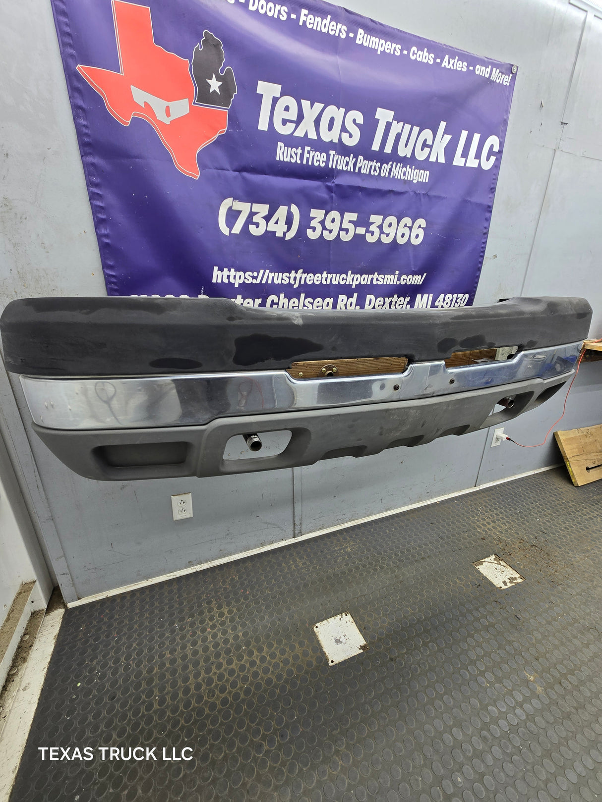 2003-2007 Chevrolet Silverado 2500HD 3500HD 'Cateye' Front Bumper
