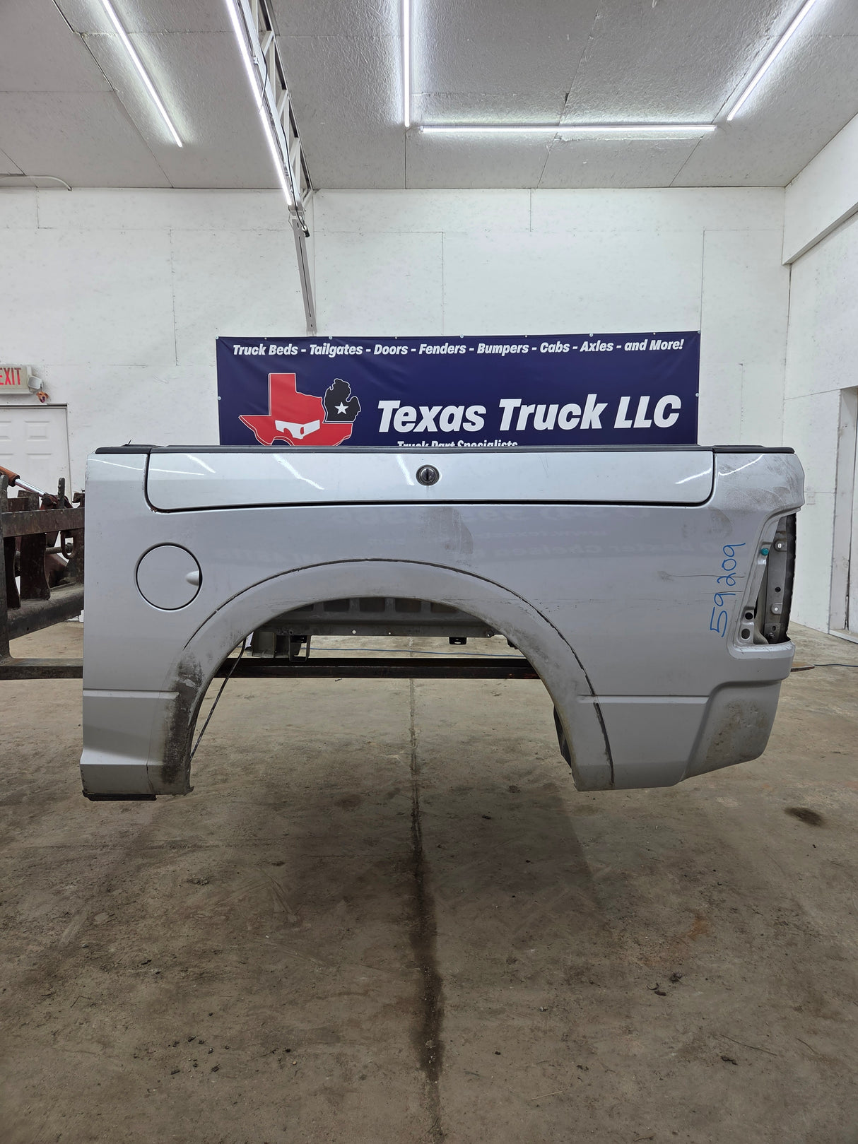 2009-2018 Dodge Ram 4th gen 1500 5' 7" Short Truck Bed "Rambox" Ram Box - Light Graystone Pearl Coat