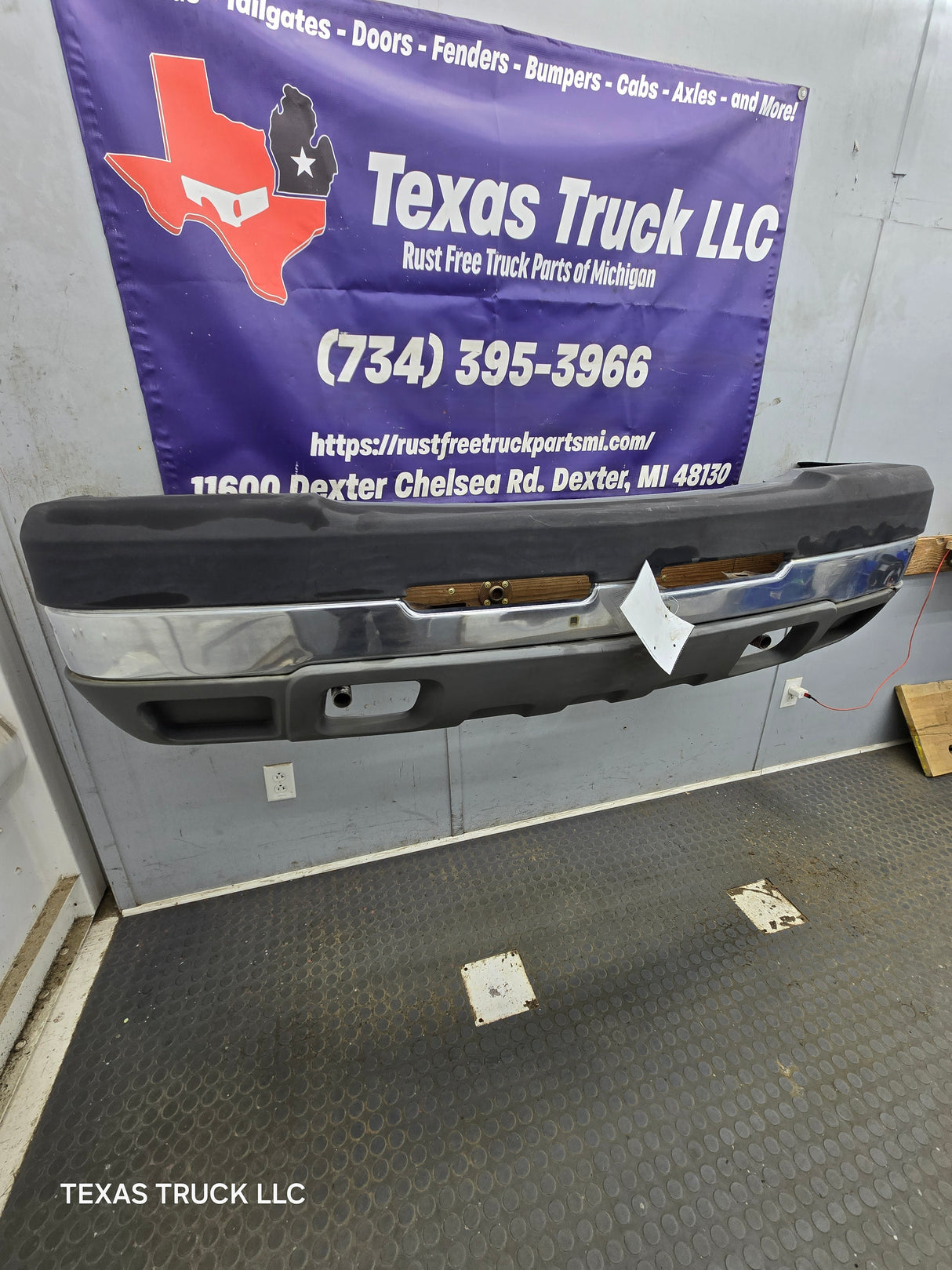 2003-2007 Chevrolet Silverado 2500HD 3500HD 'Cateye' Front Bumper