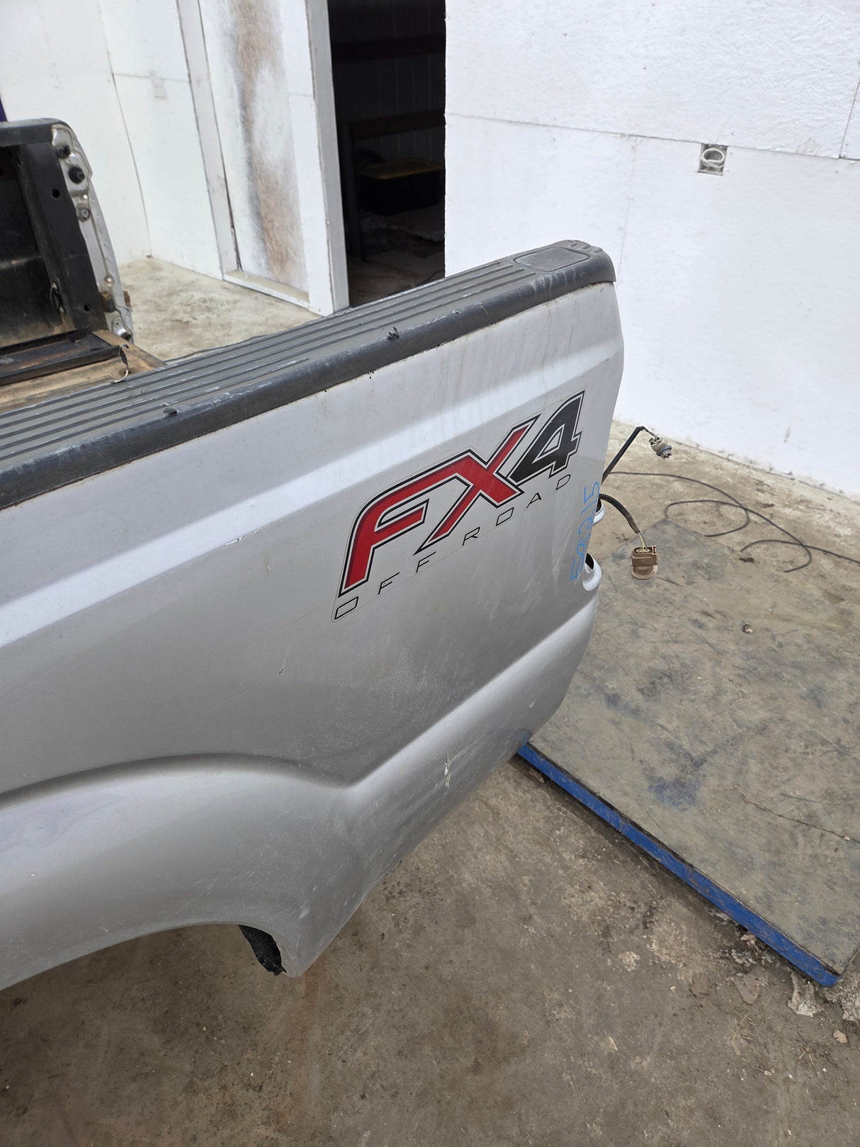 2011-2016 Ford F250 F350 Super Duty 6' 9" Short Truck Bed