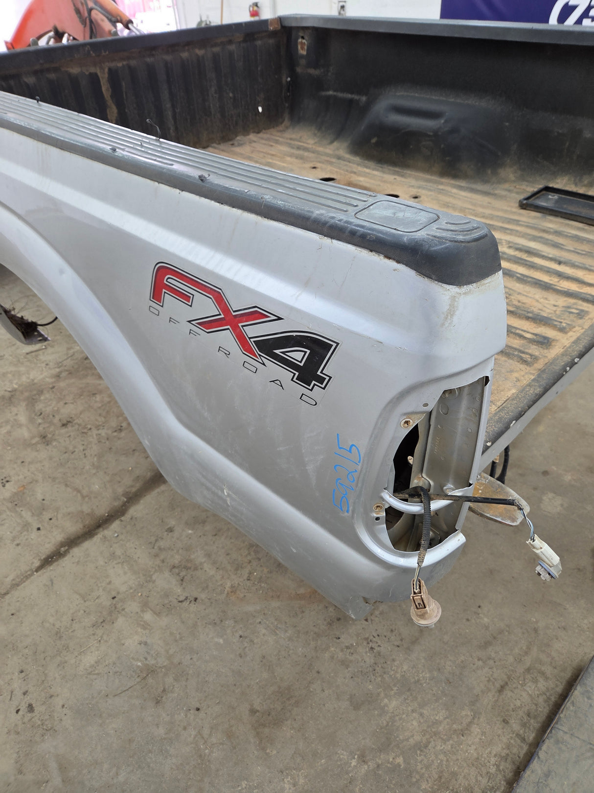 2011-2016 Ford F250 F350 Super Duty 6' 9" Short Truck Bed