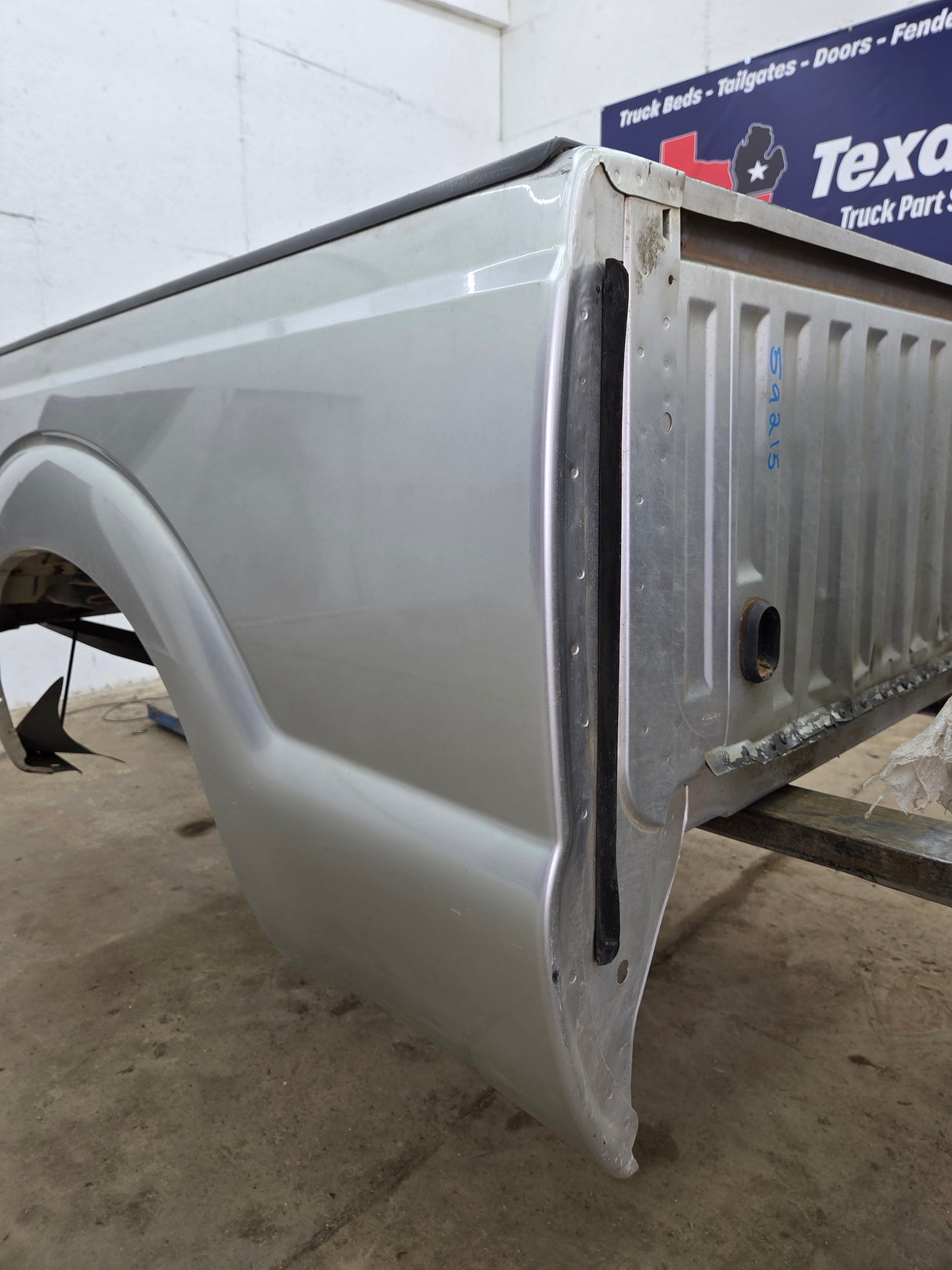 2011-2016 Ford F250 F350 Super Duty 6' 9" Short Truck Bed