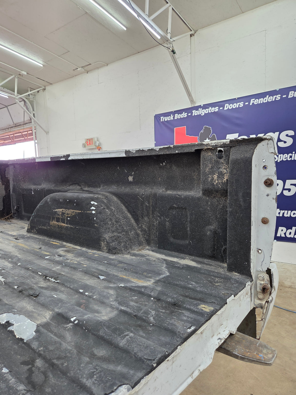 1999-2007 Chevrolet Silverado / GMC Sierra 1500 2500HD 3500HD 6' 6" Short Truck Bed