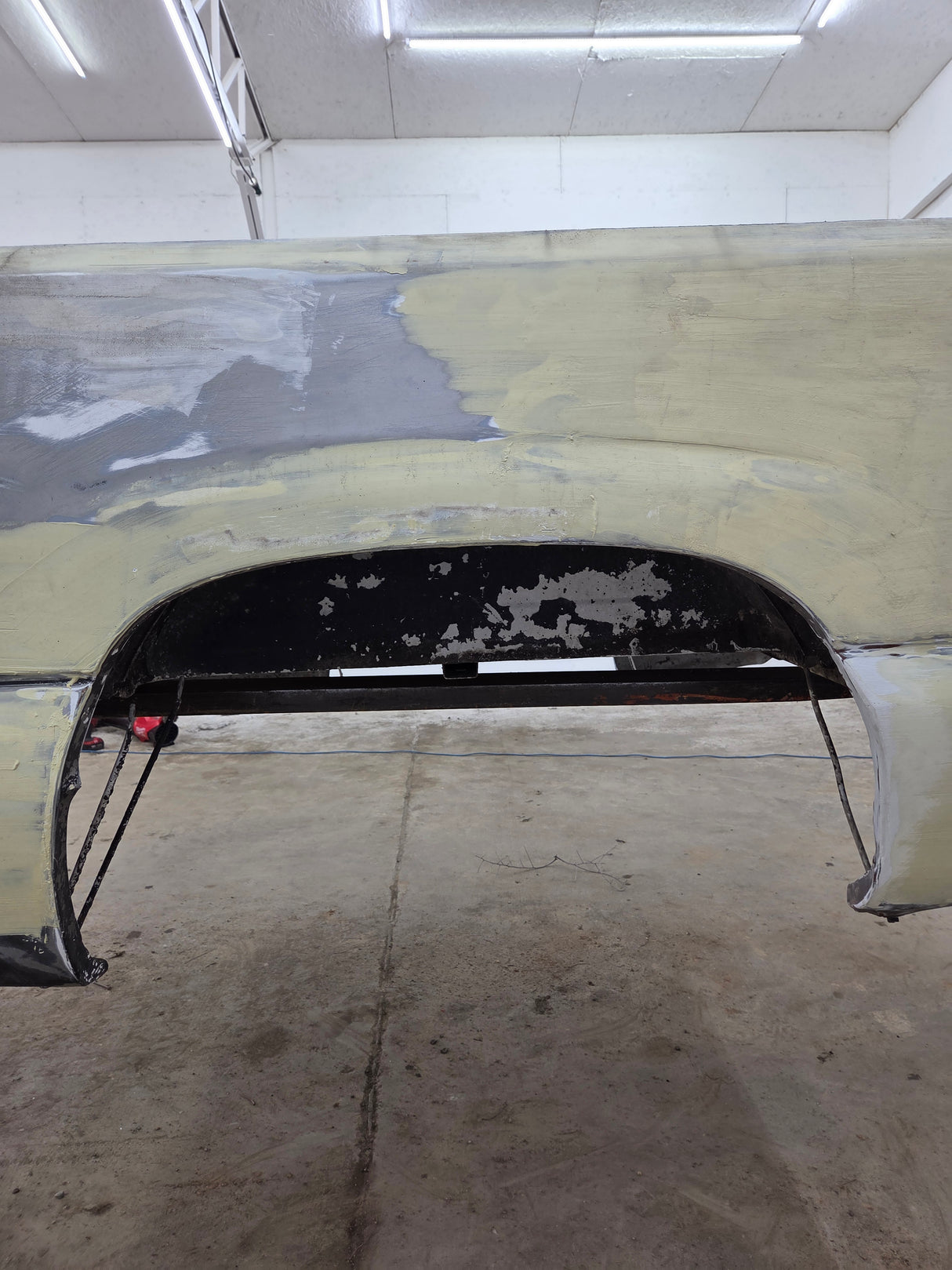 1999-2007 Chevrolet Silverado / GMC Sierra 1500 2500HD 3500HD 6' 6" Short Truck Bed