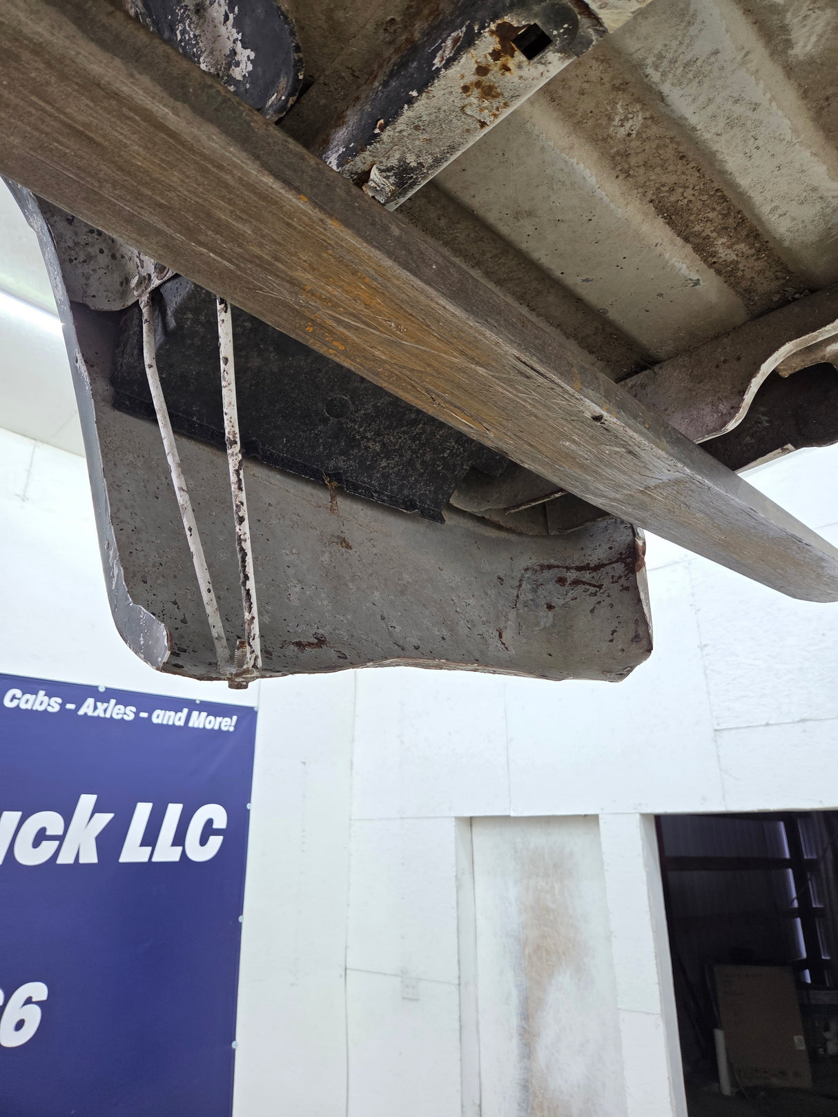 1999-2007 Chevrolet Silverado / GMC Sierra 1500 2500HD 3500HD 6' 6" Short Truck Bed