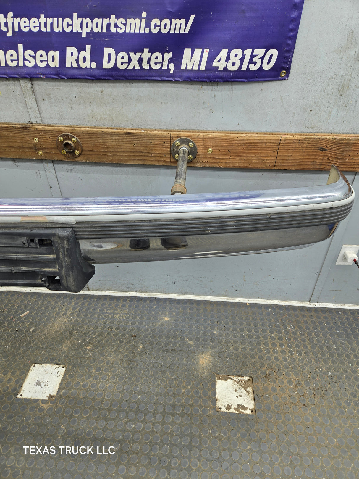 1988-1998 Chevrolet / GMC 1500 2500 3500 Front Bumper