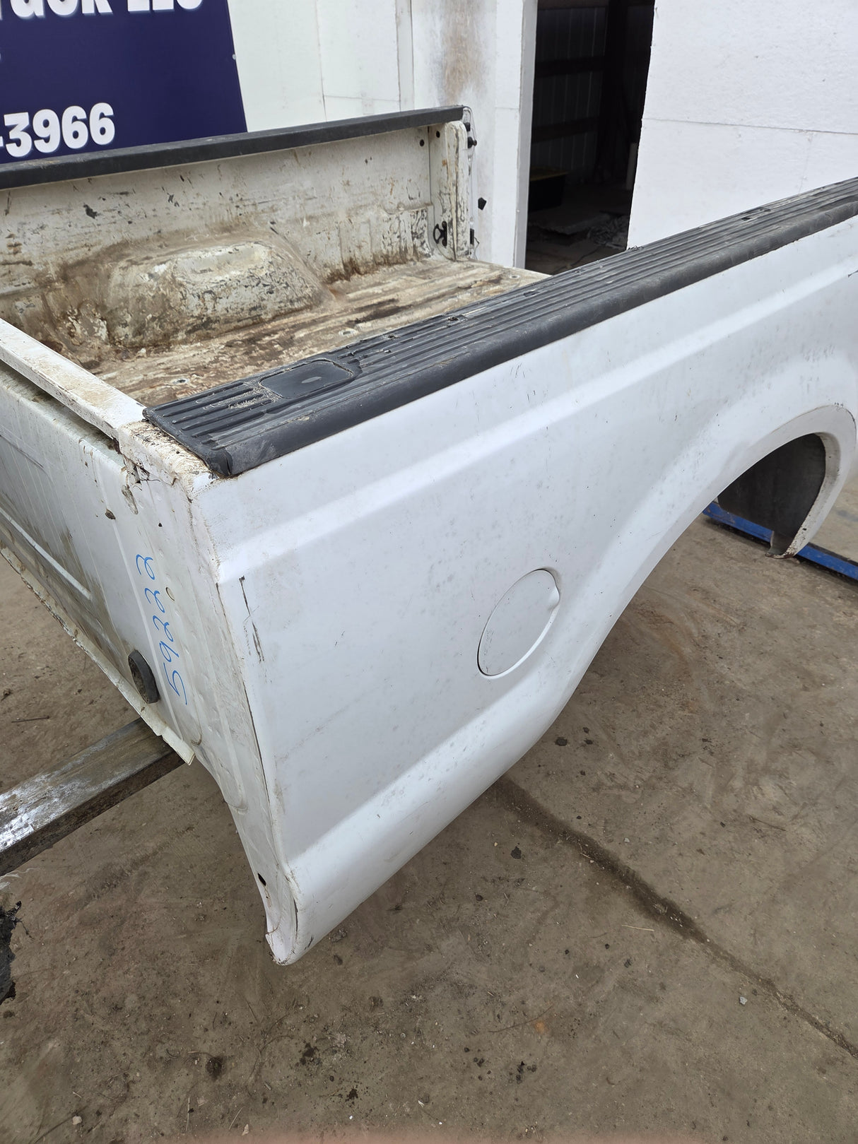 1999-2010 Ford Super Duty F250 F350 6' 9" Short Truck Bed