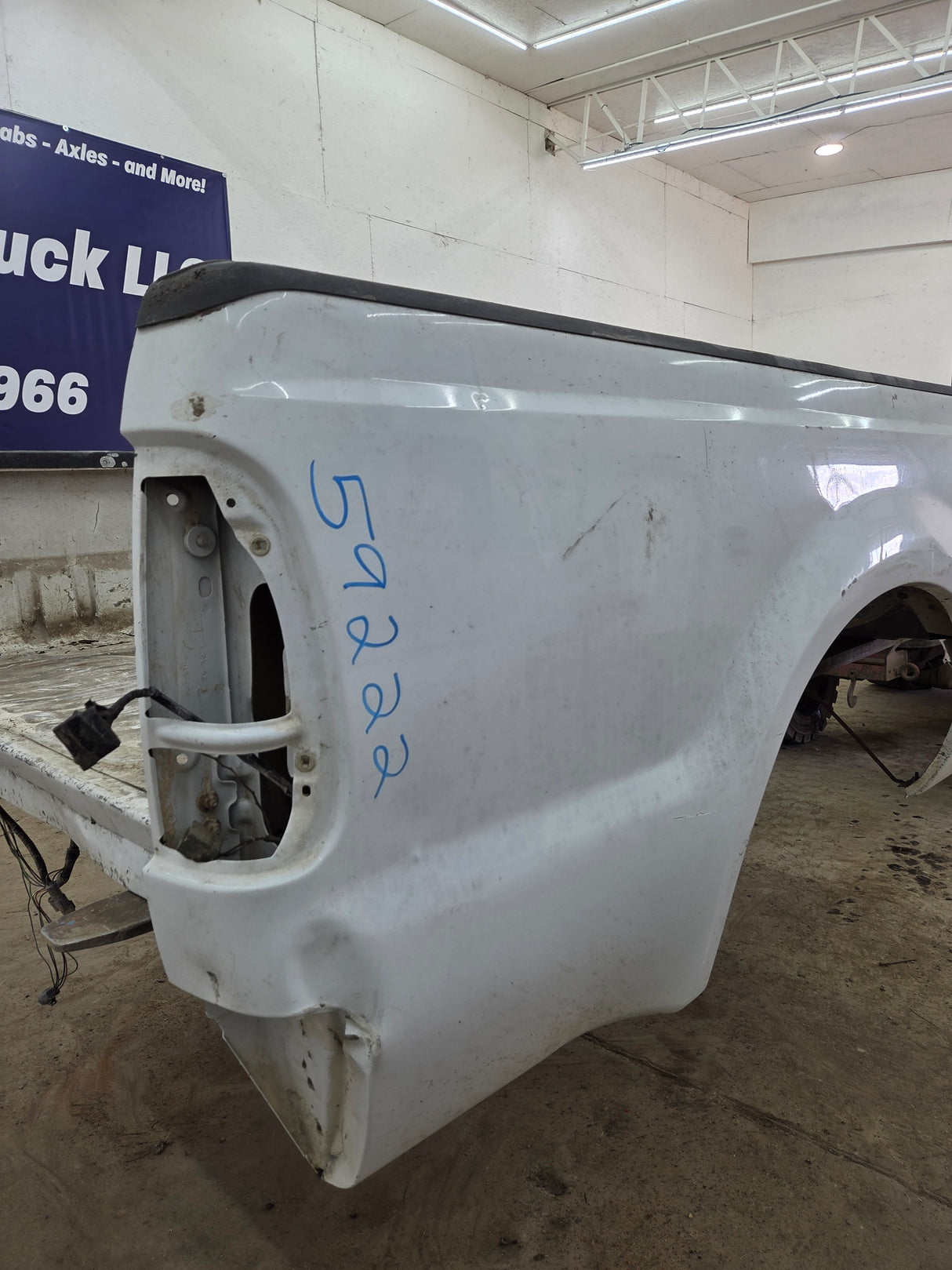 1999-2010 Ford Super Duty F250 F350 6' 9" Short Truck Bed