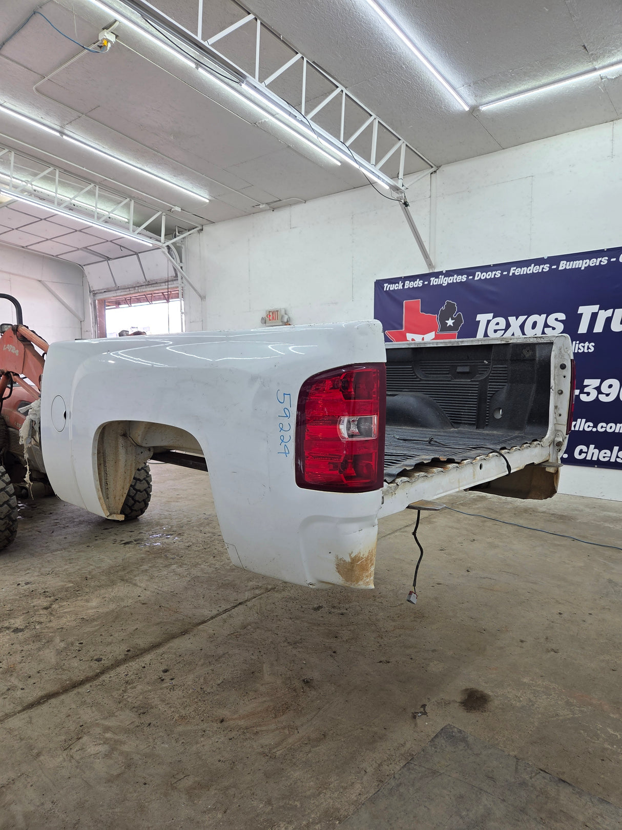 2007-2013 Chevrolet Silverado 1500 2500 3500 HD 6' 6" Short Truck